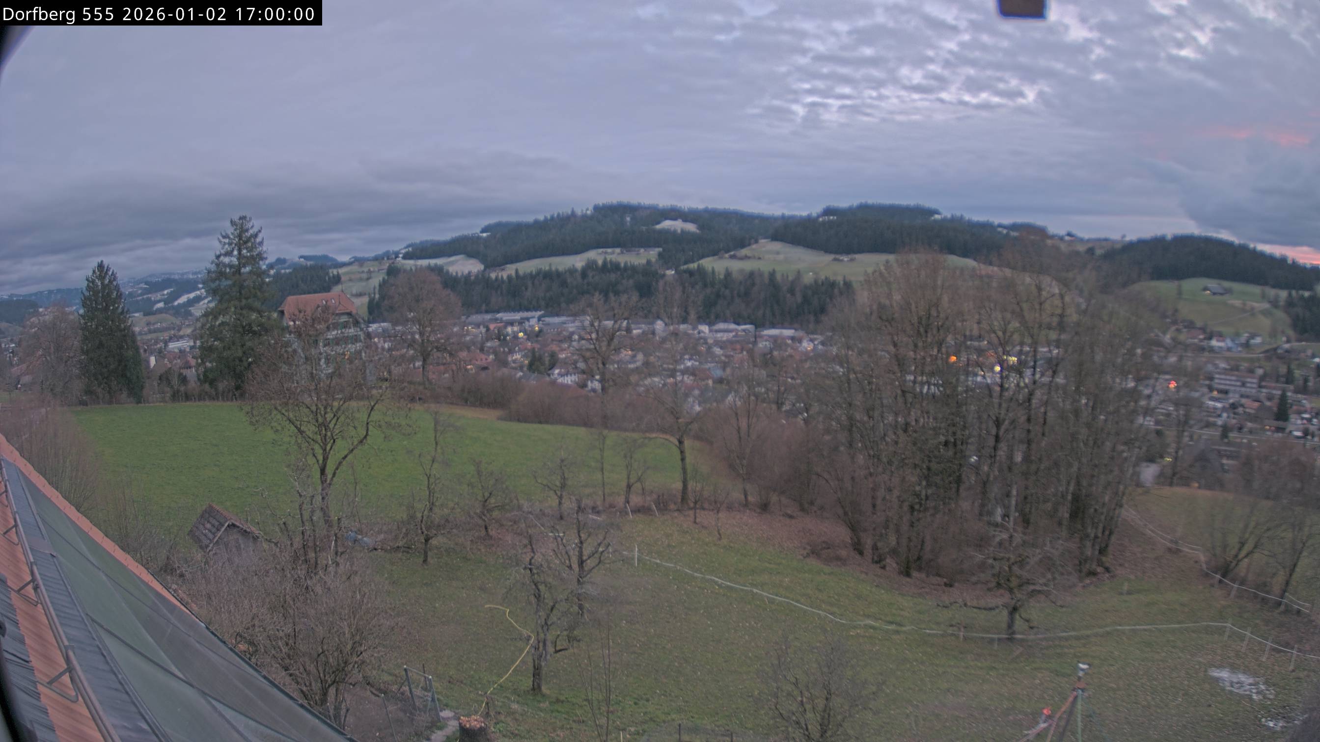 Webcam-Bild: Aussicht vom Dorfberg in Langnau 20260102-170000