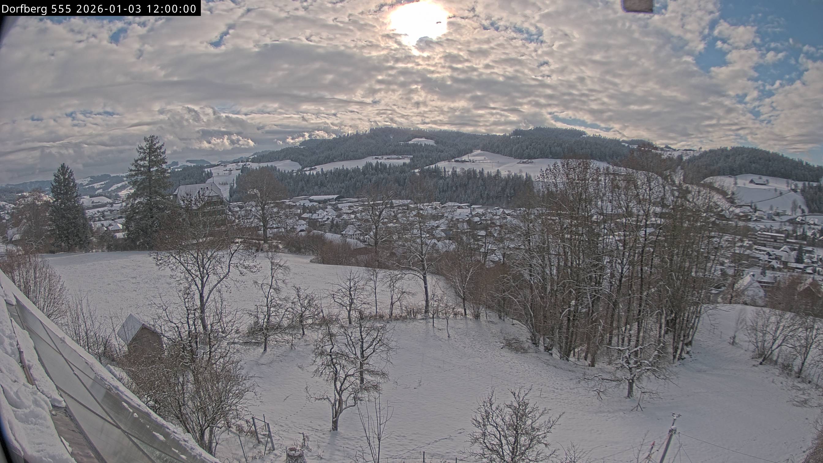 Webcam-Bild: Aussicht vom Dorfberg in Langnau 20260103-120000