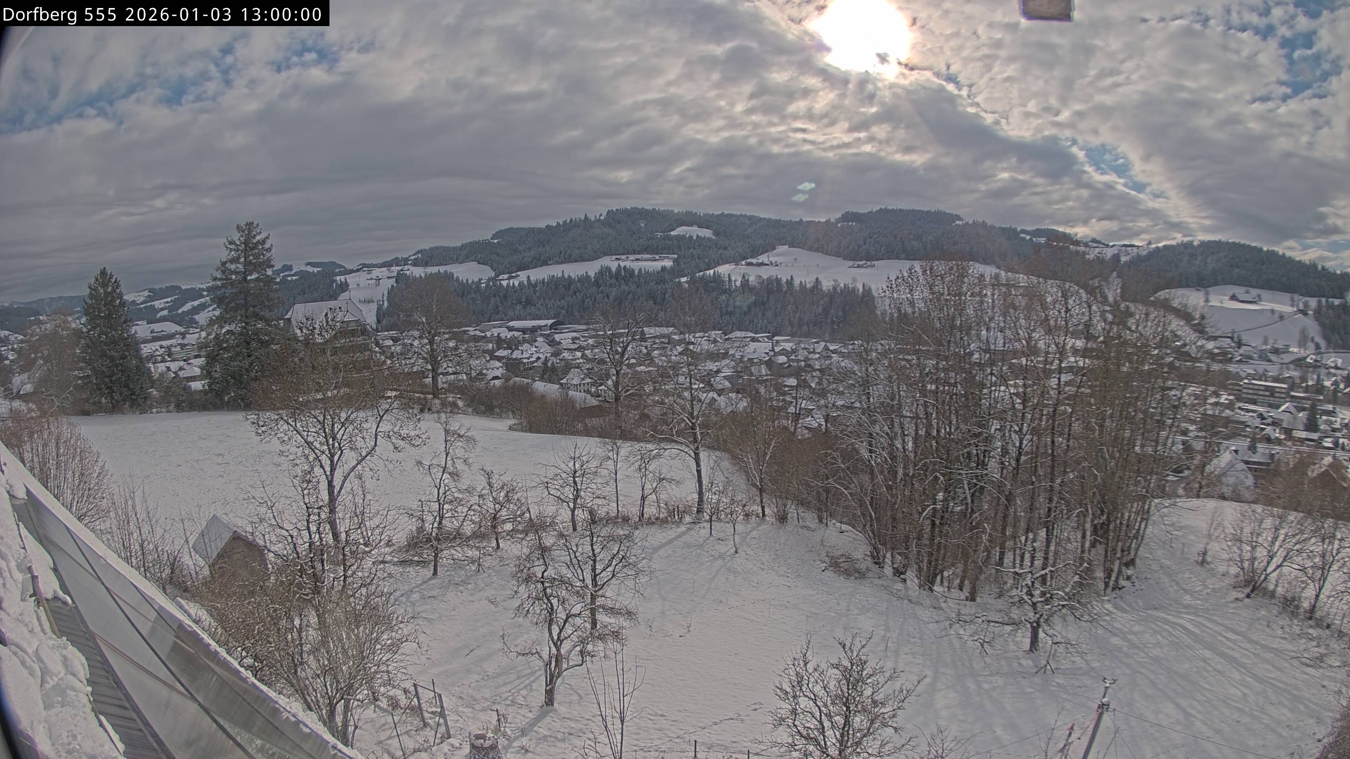 Webcam-Bild: Aussicht vom Dorfberg in Langnau 20260103-130000