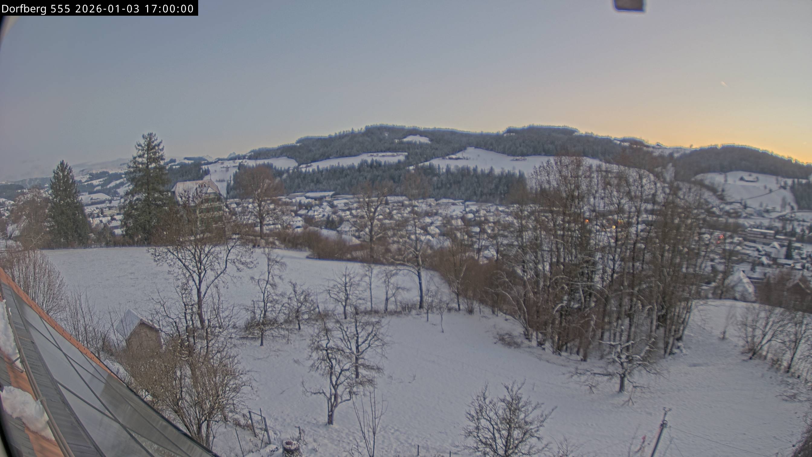 Webcam-Bild: Aussicht vom Dorfberg in Langnau 20260103-170000