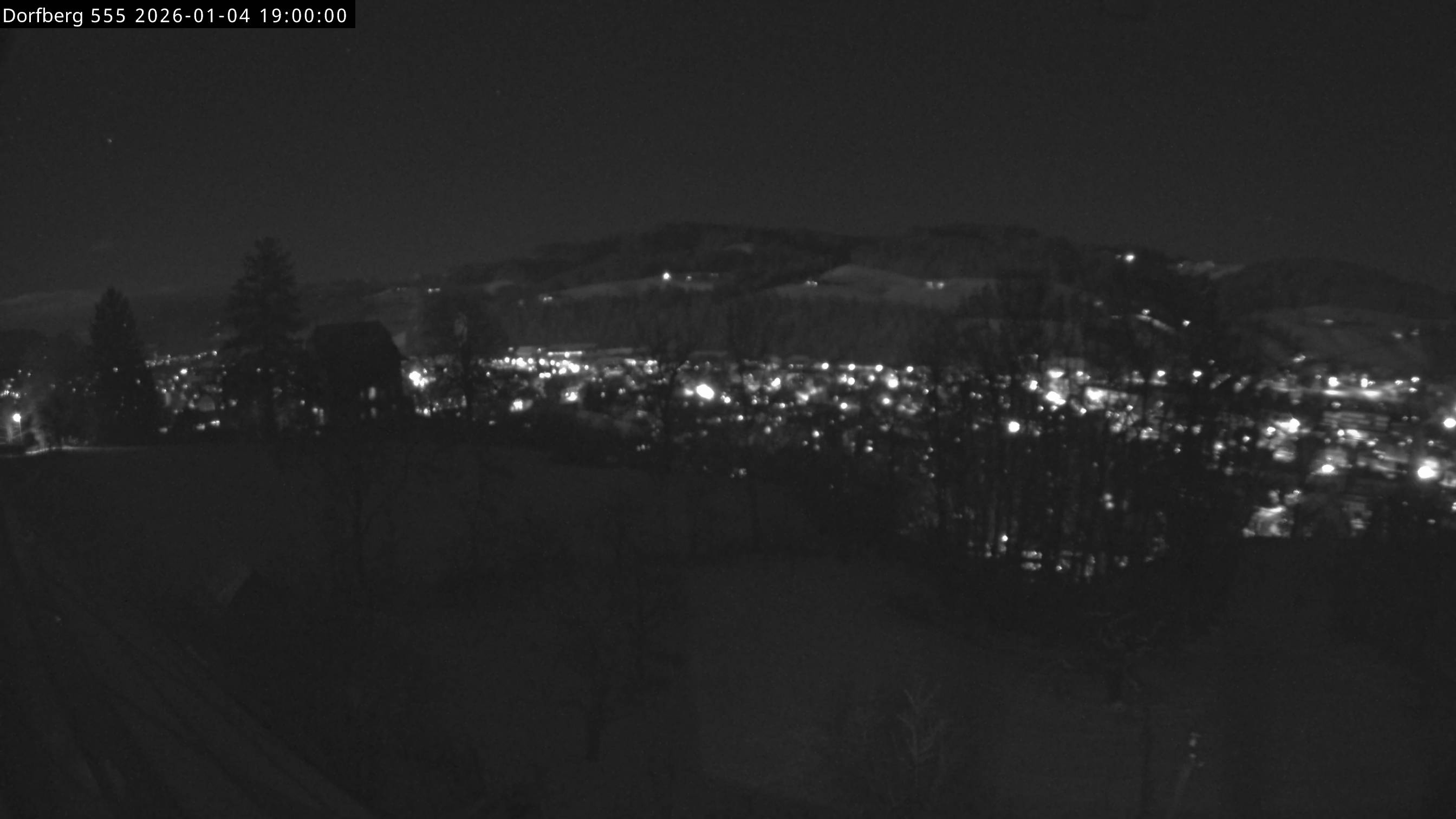 Webcam-Bild: Aussicht vom Dorfberg in Langnau 20260104-190000