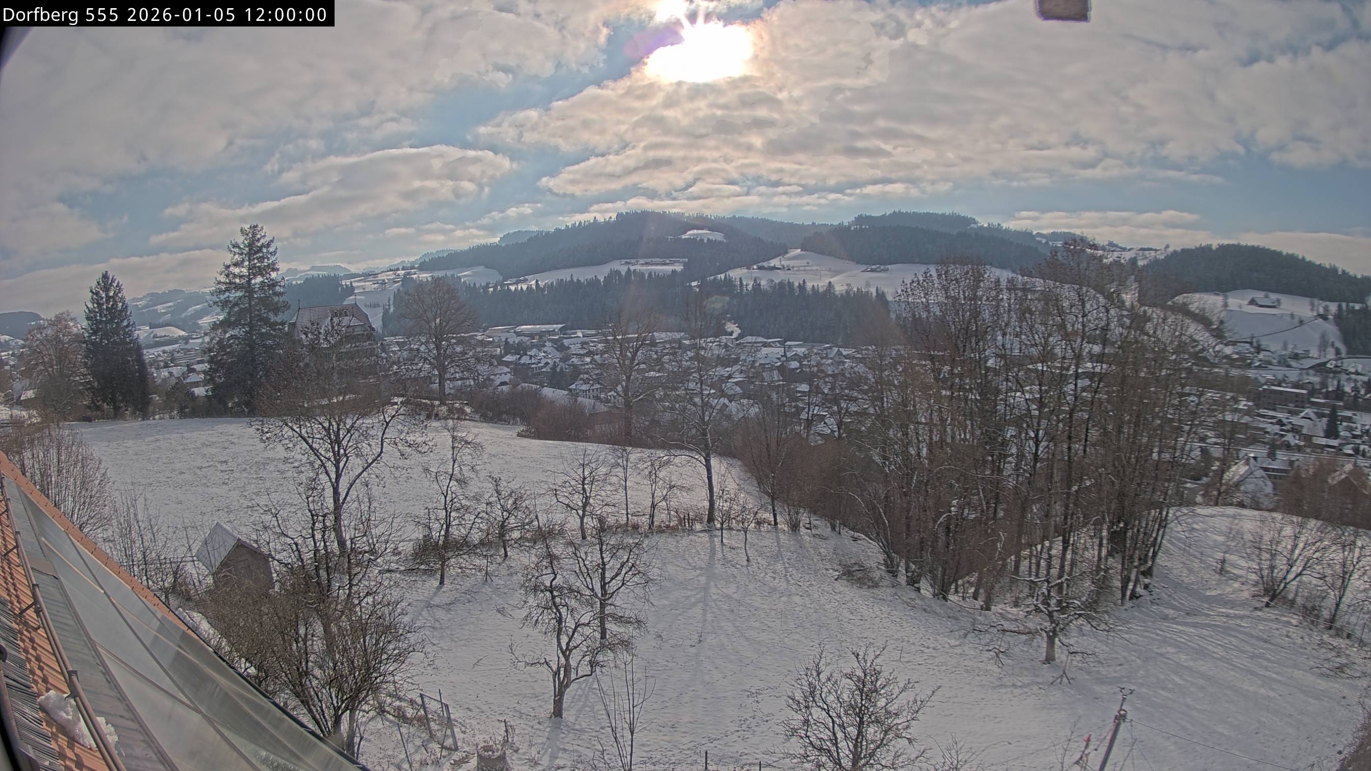 Webcam-Bild: Aussicht vom Dorfberg in Langnau 20260105-120000