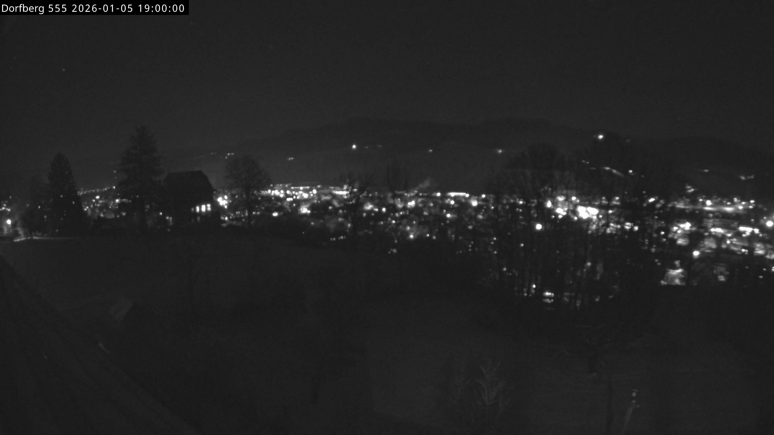 Webcam-Bild: Aussicht vom Dorfberg in Langnau 20260105-190000