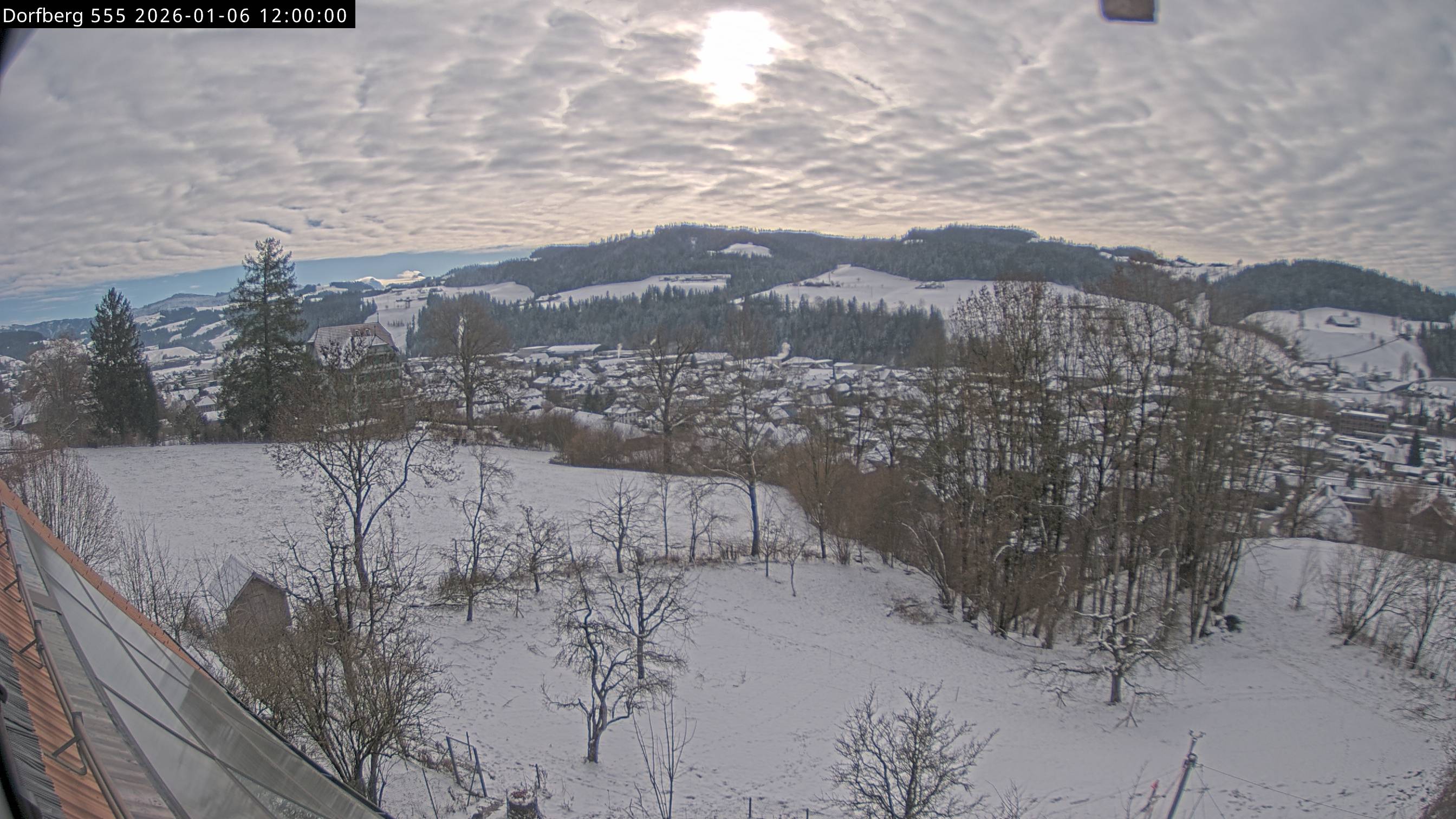 Webcam-Bild: Aussicht vom Dorfberg in Langnau 20260106-120000