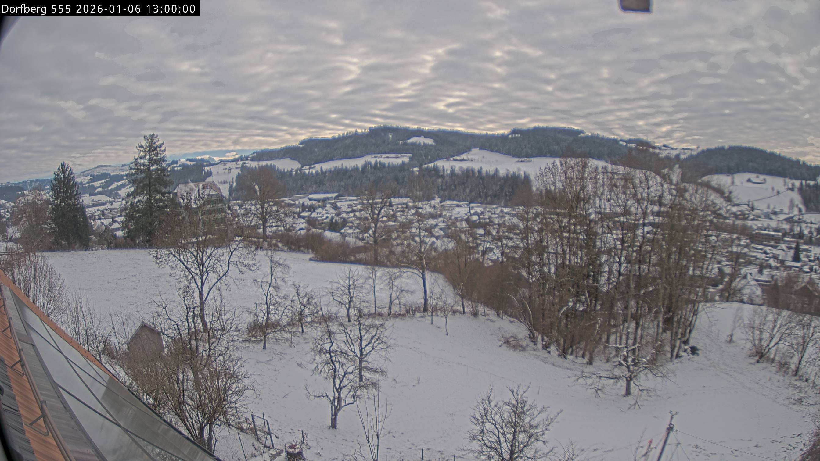 Webcam-Bild: Aussicht vom Dorfberg in Langnau 20260106-130000