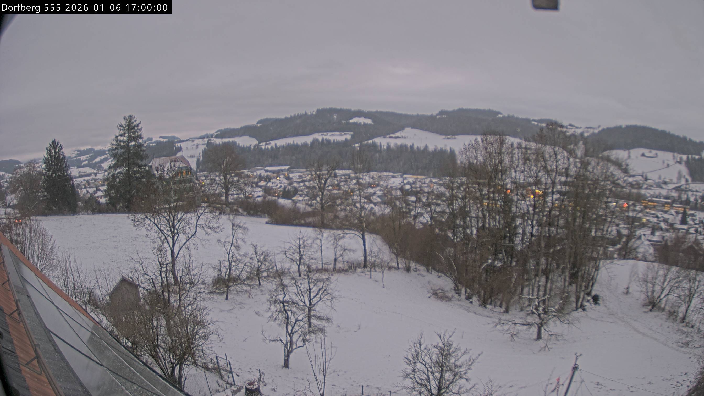 Webcam-Bild: Aussicht vom Dorfberg in Langnau 20260106-170000