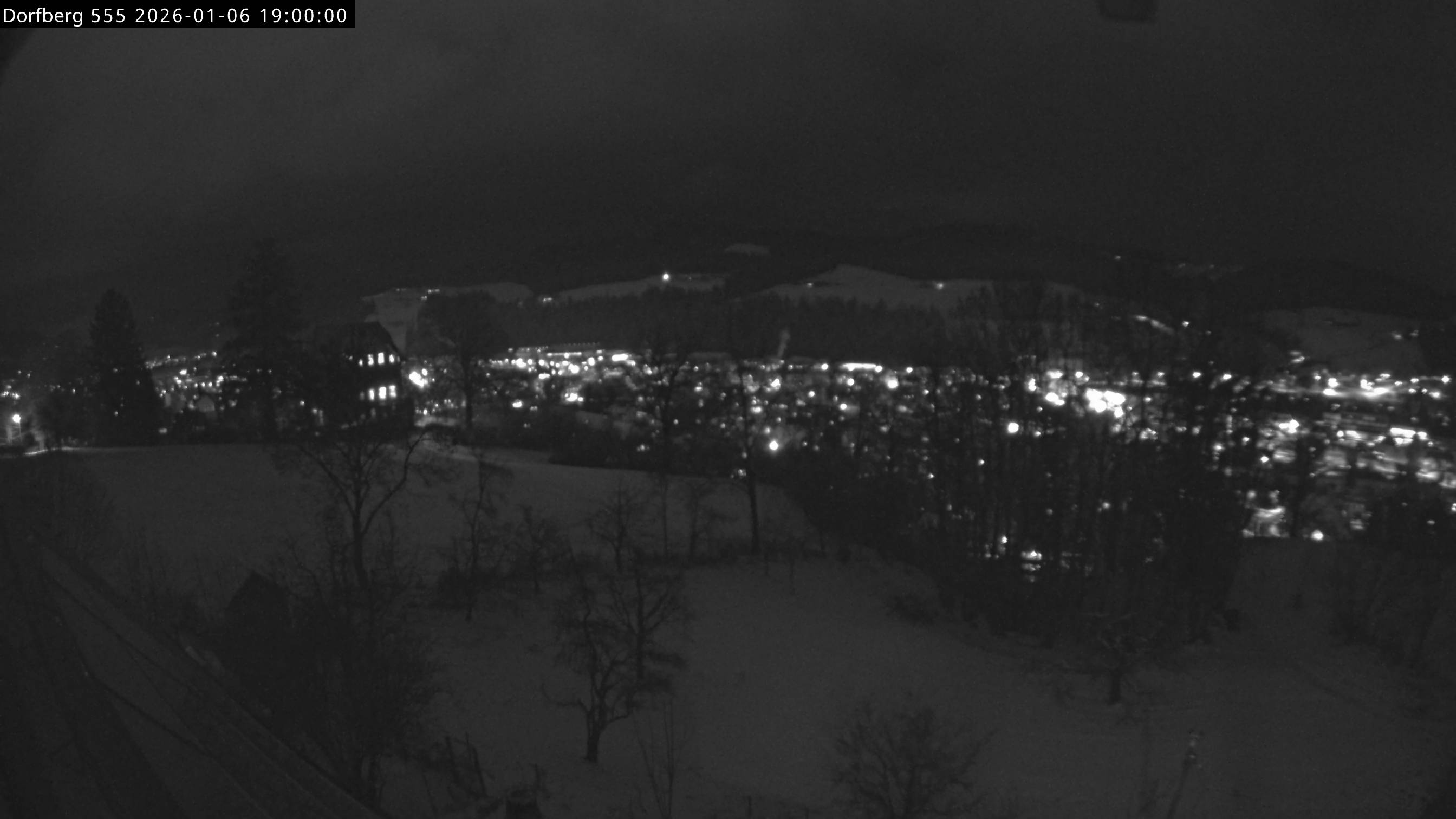 Webcam-Bild: Aussicht vom Dorfberg in Langnau 20260106-190000