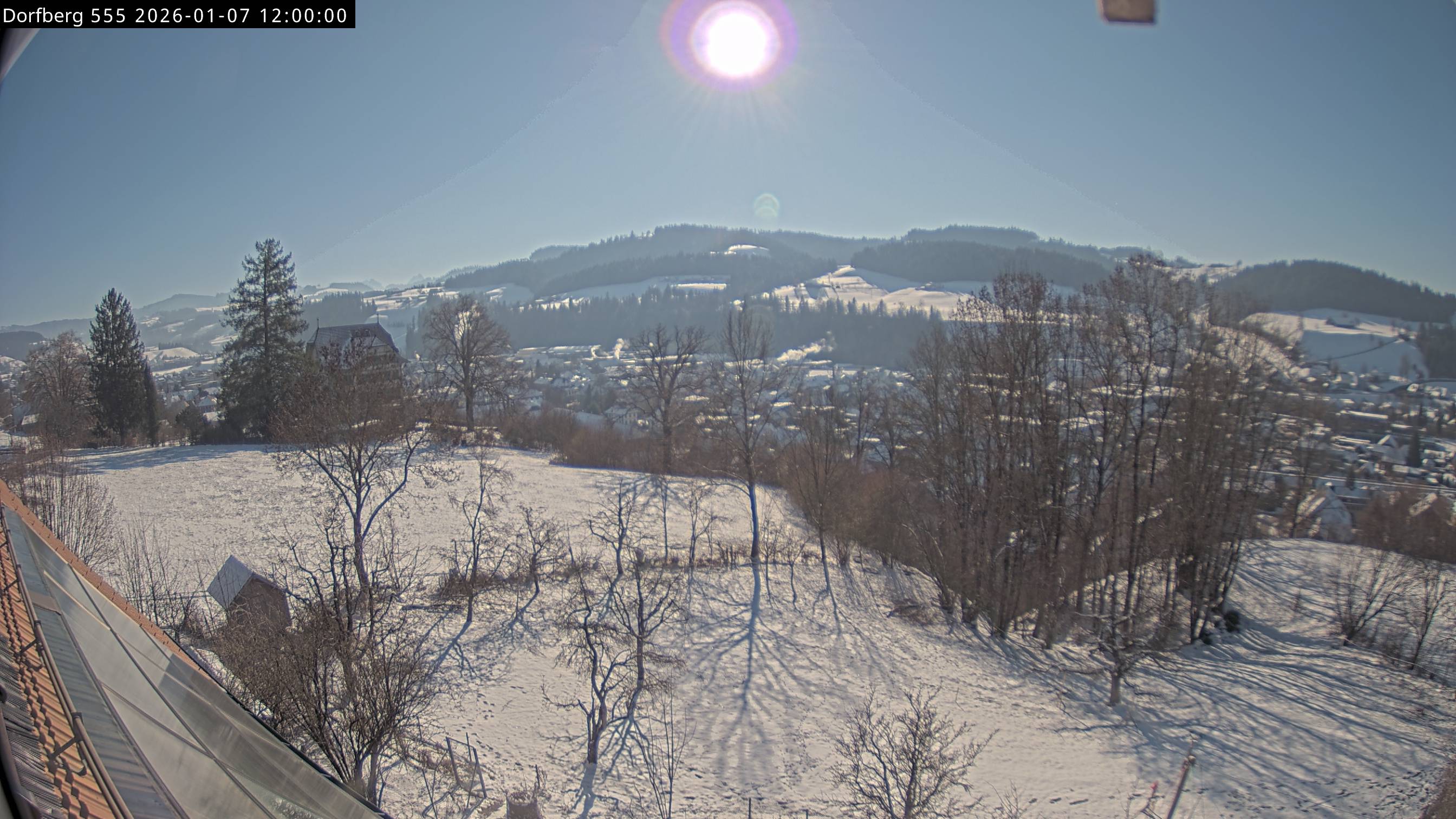 Webcam-Bild: Aussicht vom Dorfberg in Langnau 20260107-120000