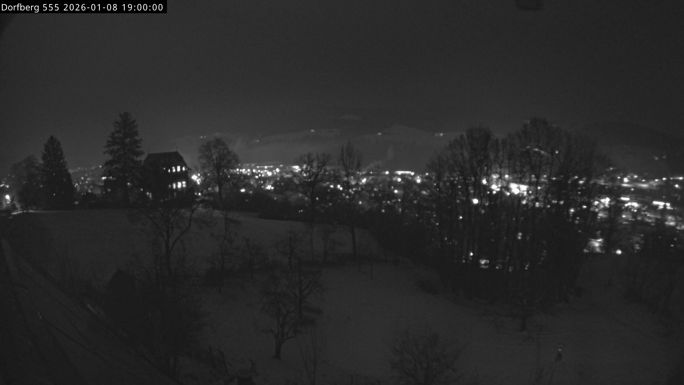 Webcam-Bild: Aussicht vom Dorfberg in Langnau 20260108-190000
