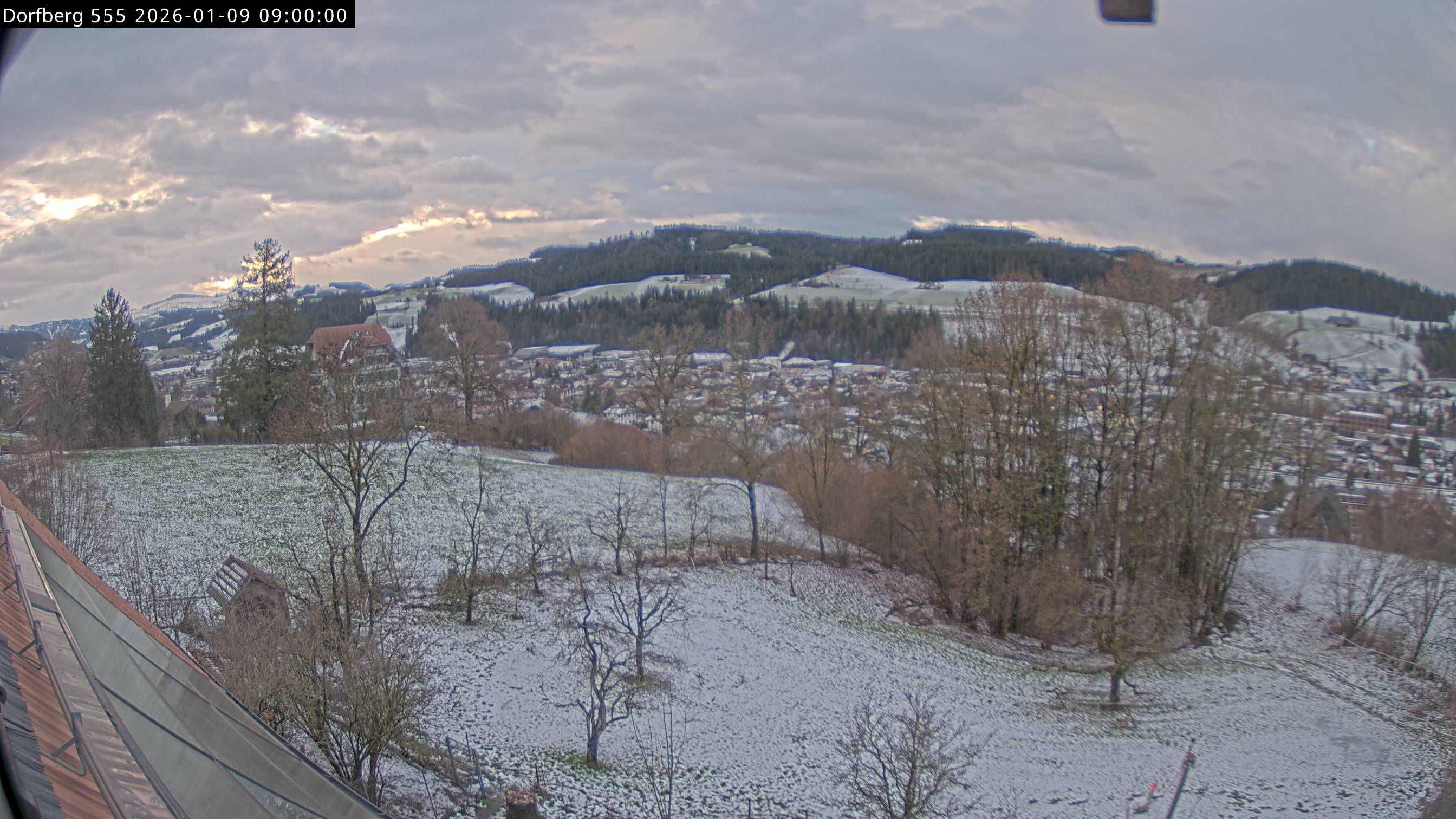 Webcam-Bild: Aussicht vom Dorfberg in Langnau 20260109-090000