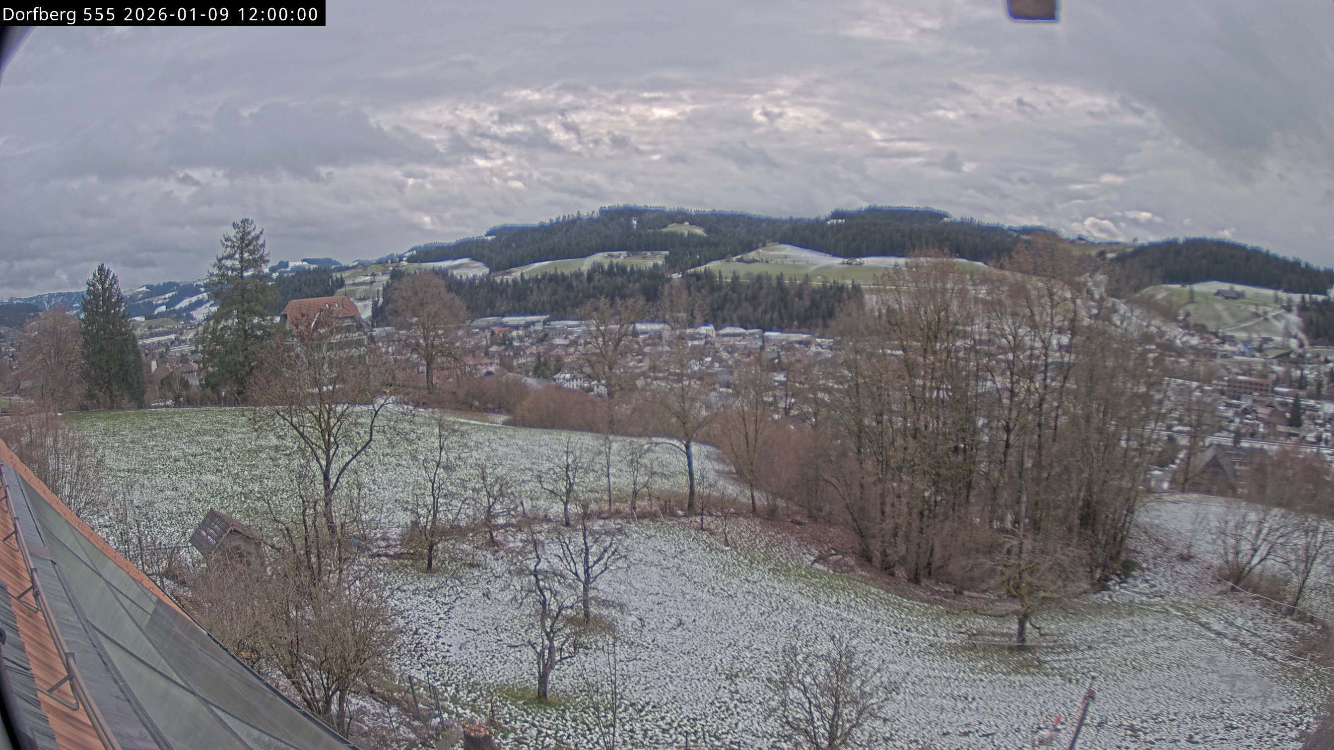 Webcam-Bild: Aussicht vom Dorfberg in Langnau 20260109-120000