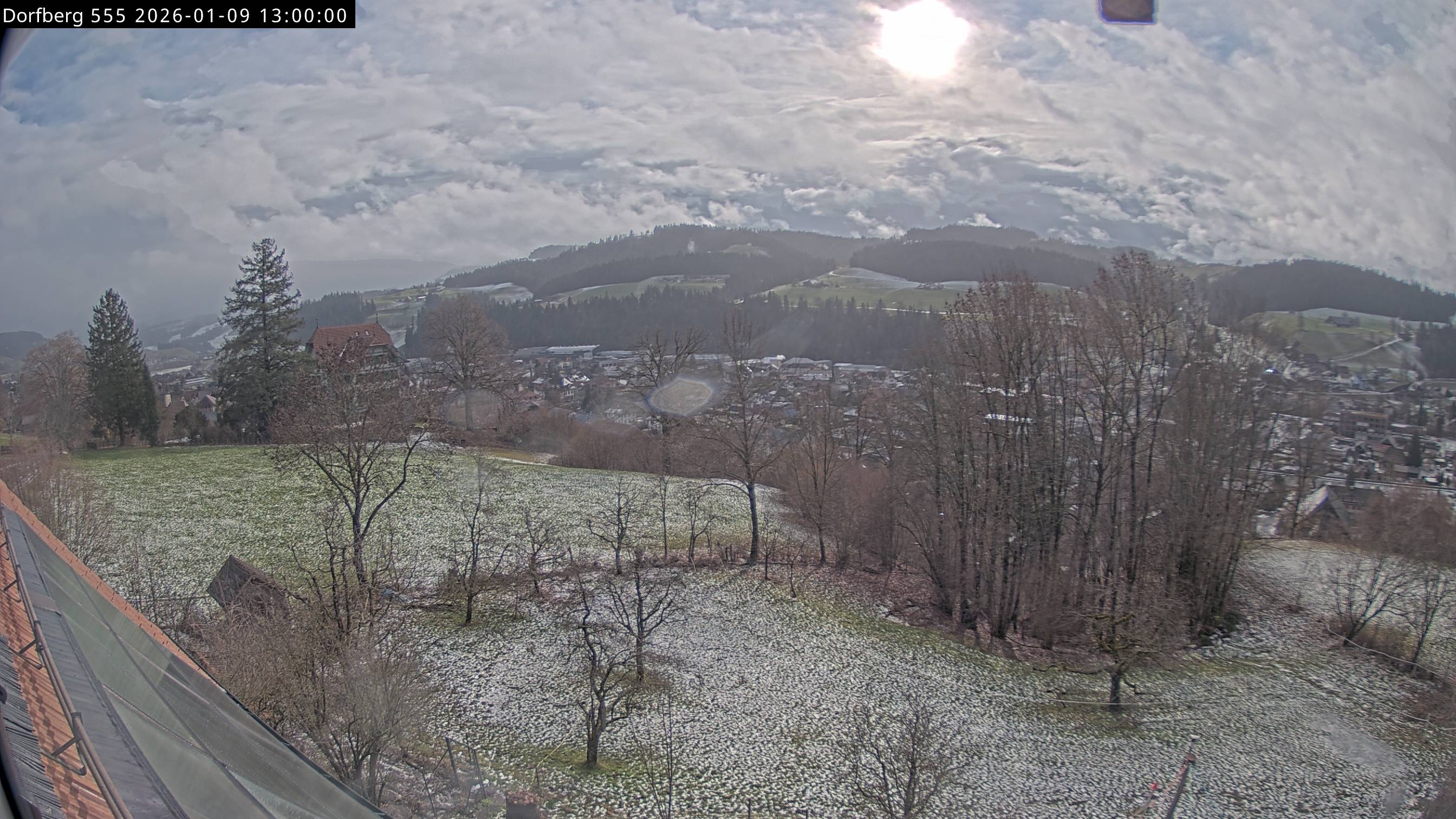 Webcam-Bild: Aussicht vom Dorfberg in Langnau 20260109-130000