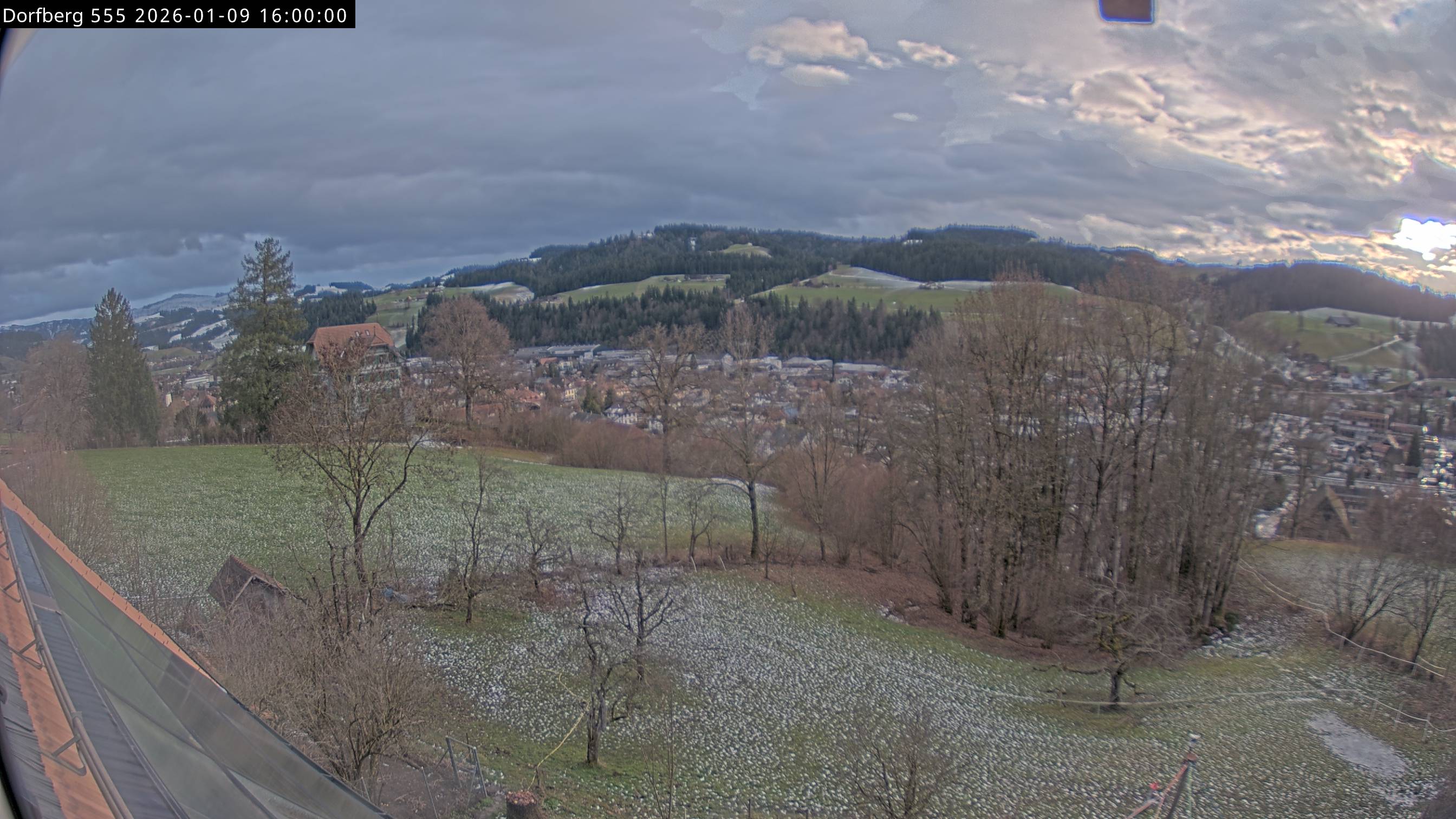 Webcam-Bild: Aussicht vom Dorfberg in Langnau 20260109-160000
