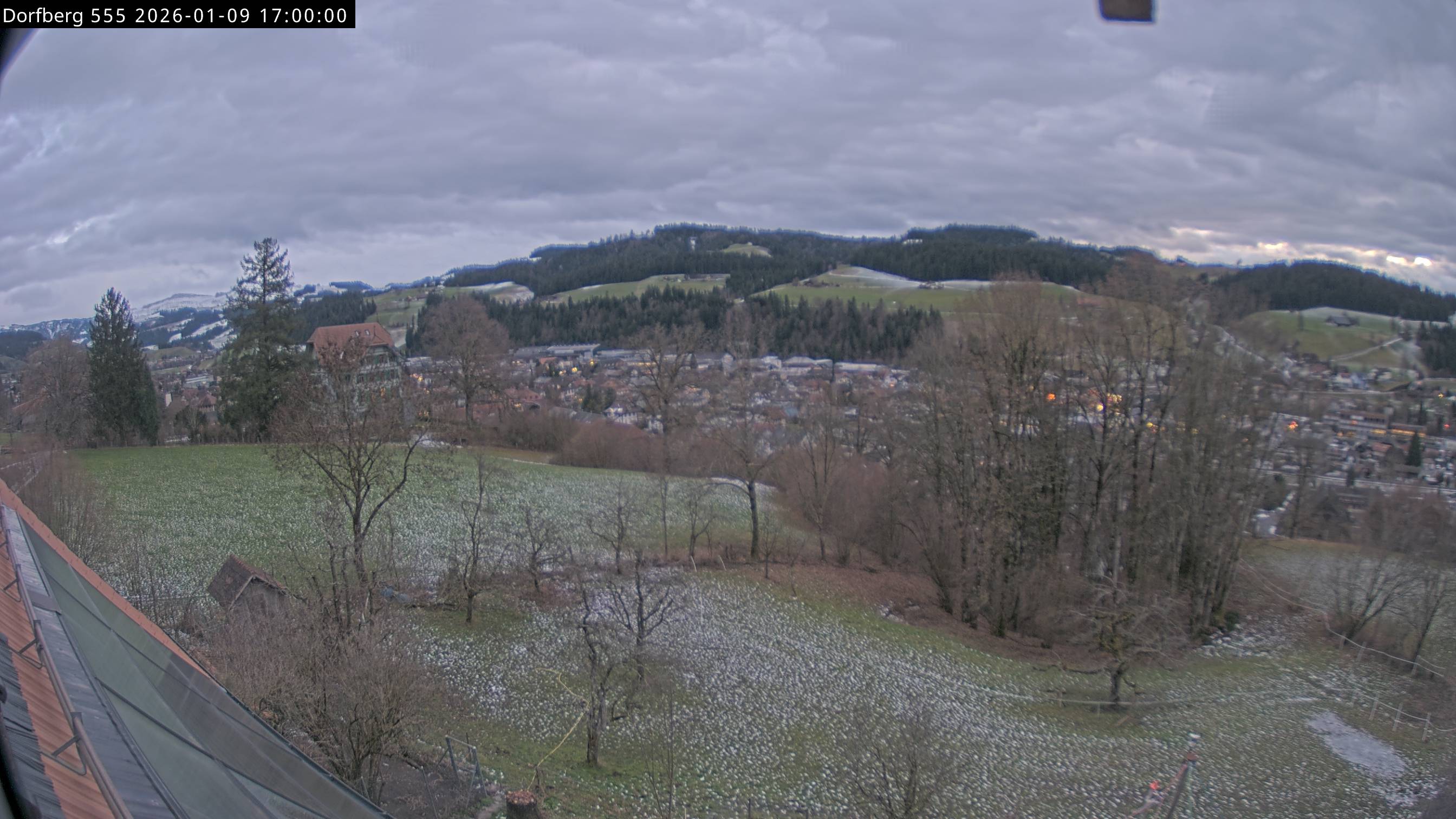 Webcam-Bild: Aussicht vom Dorfberg in Langnau 20260109-170000
