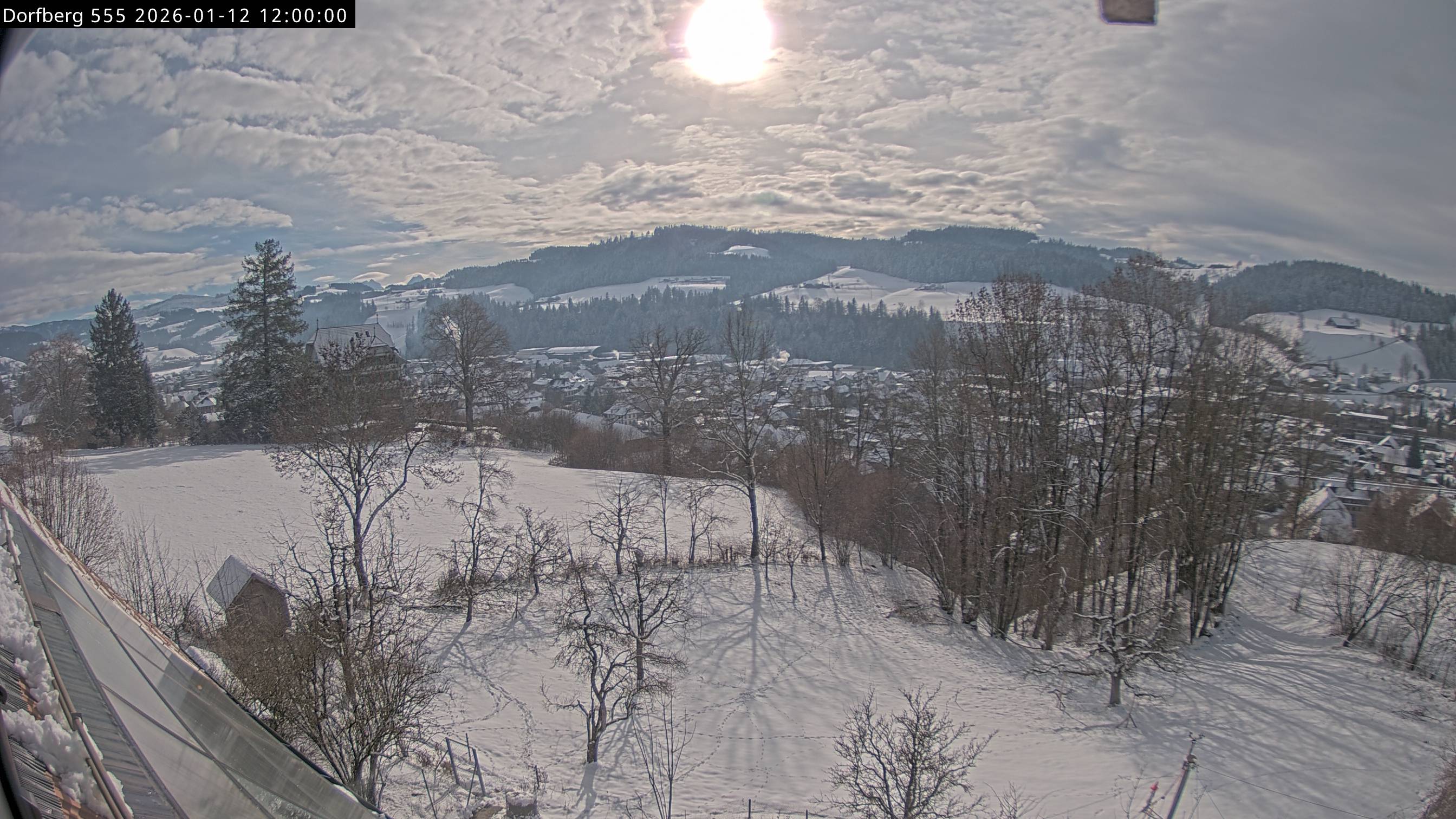 Webcam-Bild: Aussicht vom Dorfberg in Langnau 20260112-120000