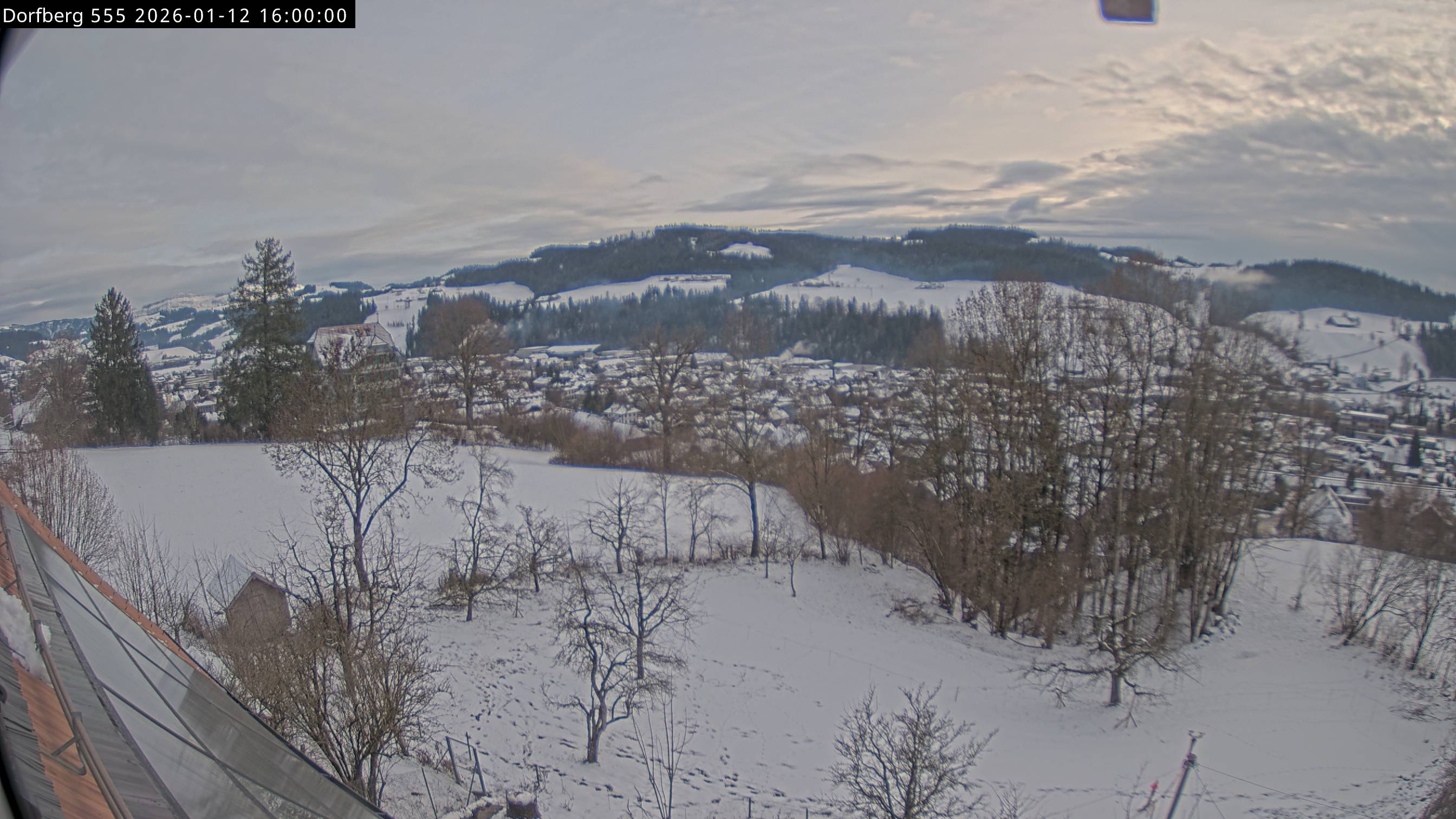 Webcam-Bild: Aussicht vom Dorfberg in Langnau 20260112-160000