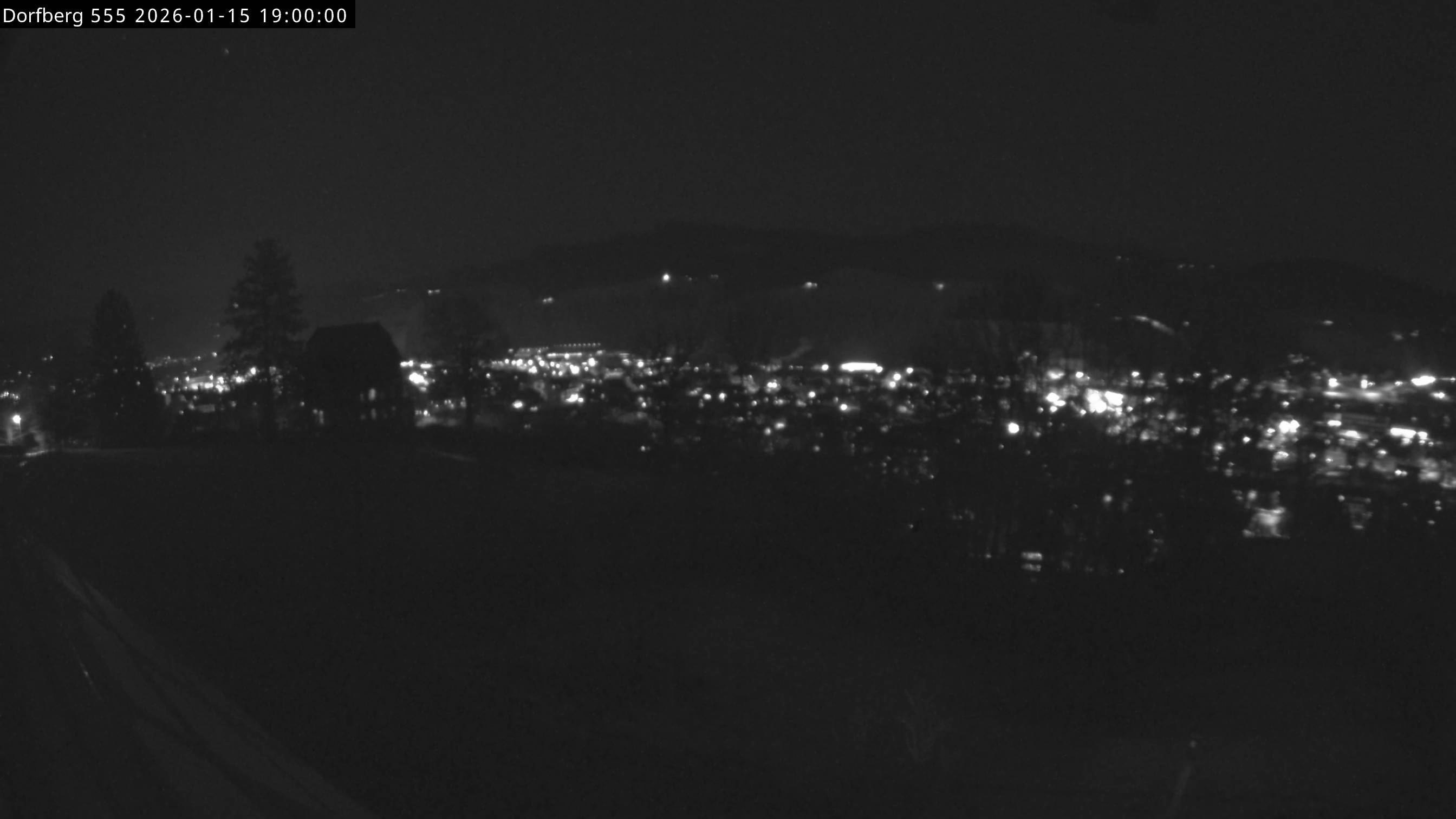 Webcam-Bild: Aussicht vom Dorfberg in Langnau 20260115-190000