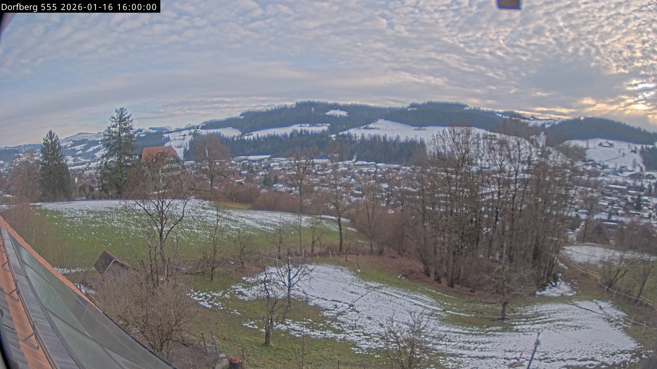 Webcam-Bild: Aussicht vom Dorfberg in Langnau 20260116-160000