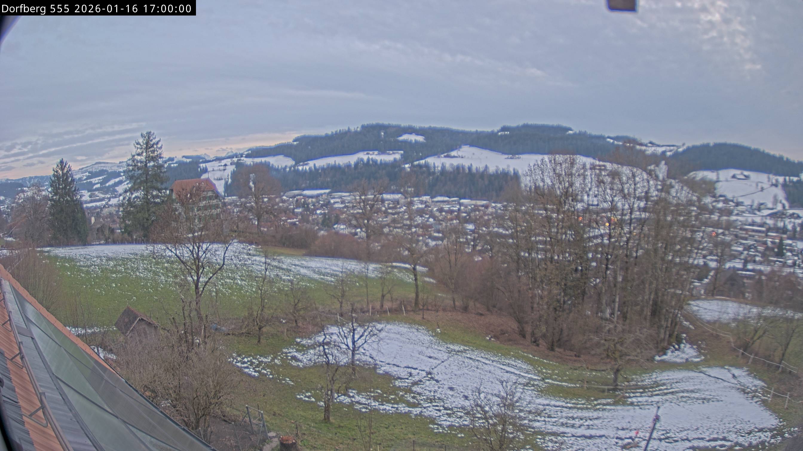 Webcam-Bild: Aussicht vom Dorfberg in Langnau 20260116-170000