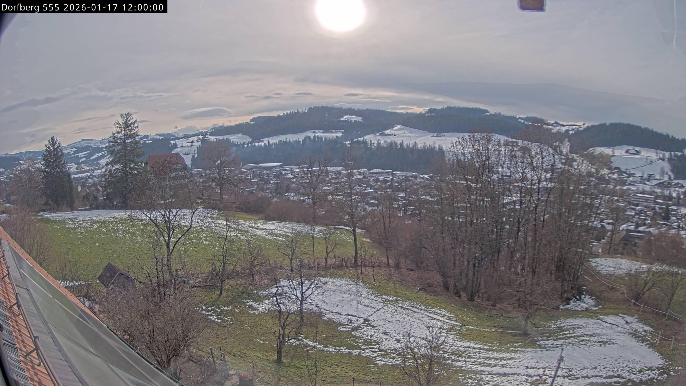 Webcam-Bild: Aussicht vom Dorfberg in Langnau 20260117-120000