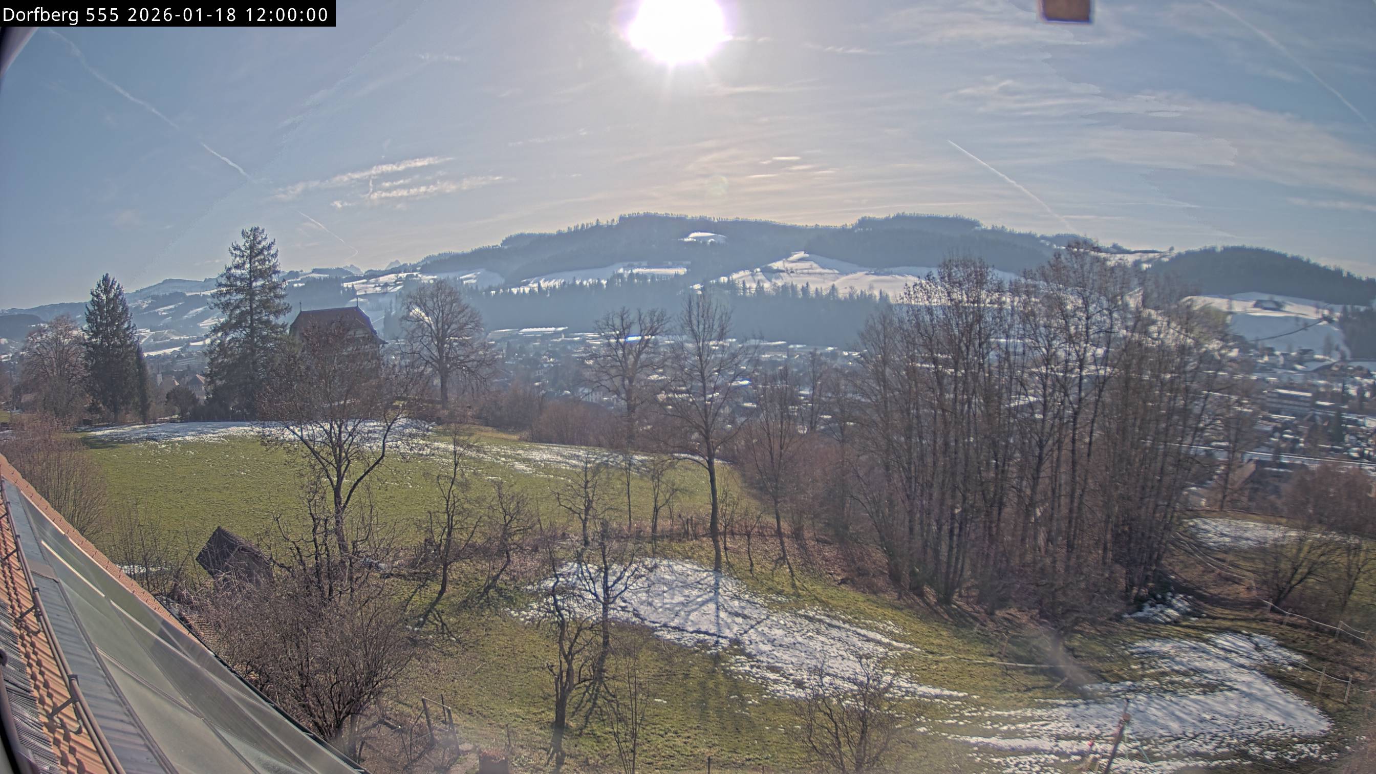 Webcam-Bild: Aussicht vom Dorfberg in Langnau 20260118-120000
