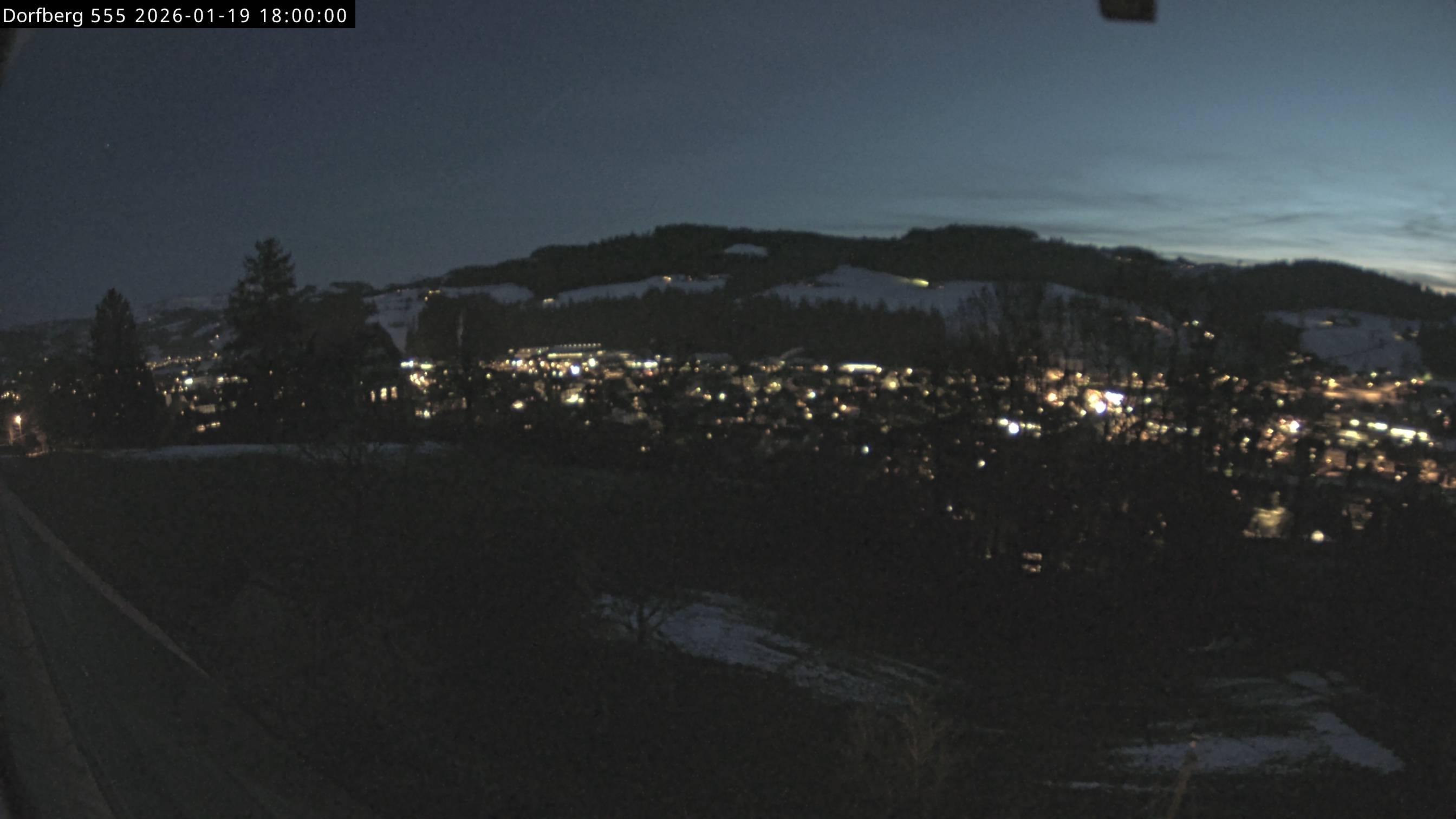 Webcam-Bild: Aussicht vom Dorfberg in Langnau 20260119-180000