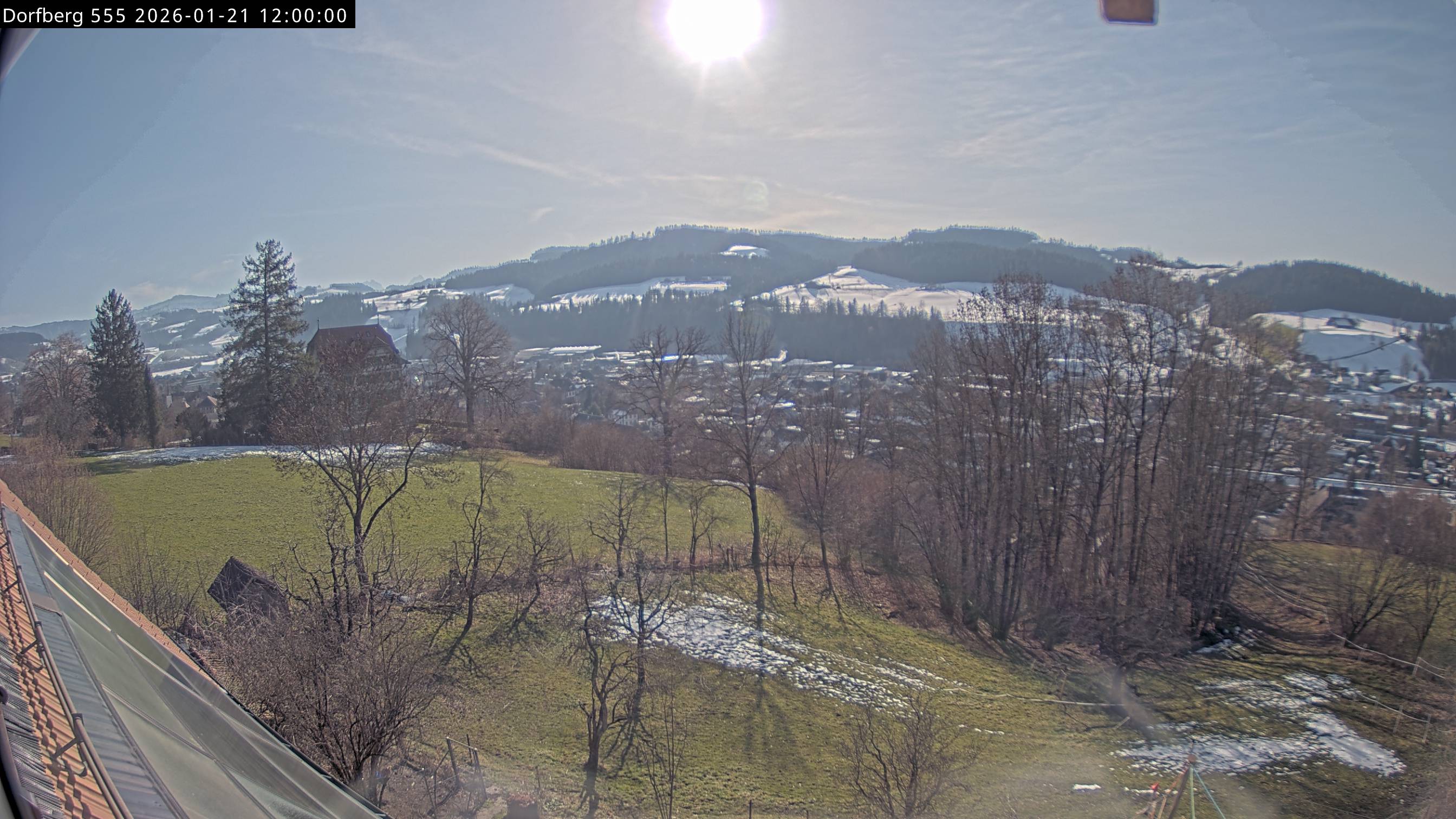 Webcam-Bild: Aussicht vom Dorfberg in Langnau 20260121-120000