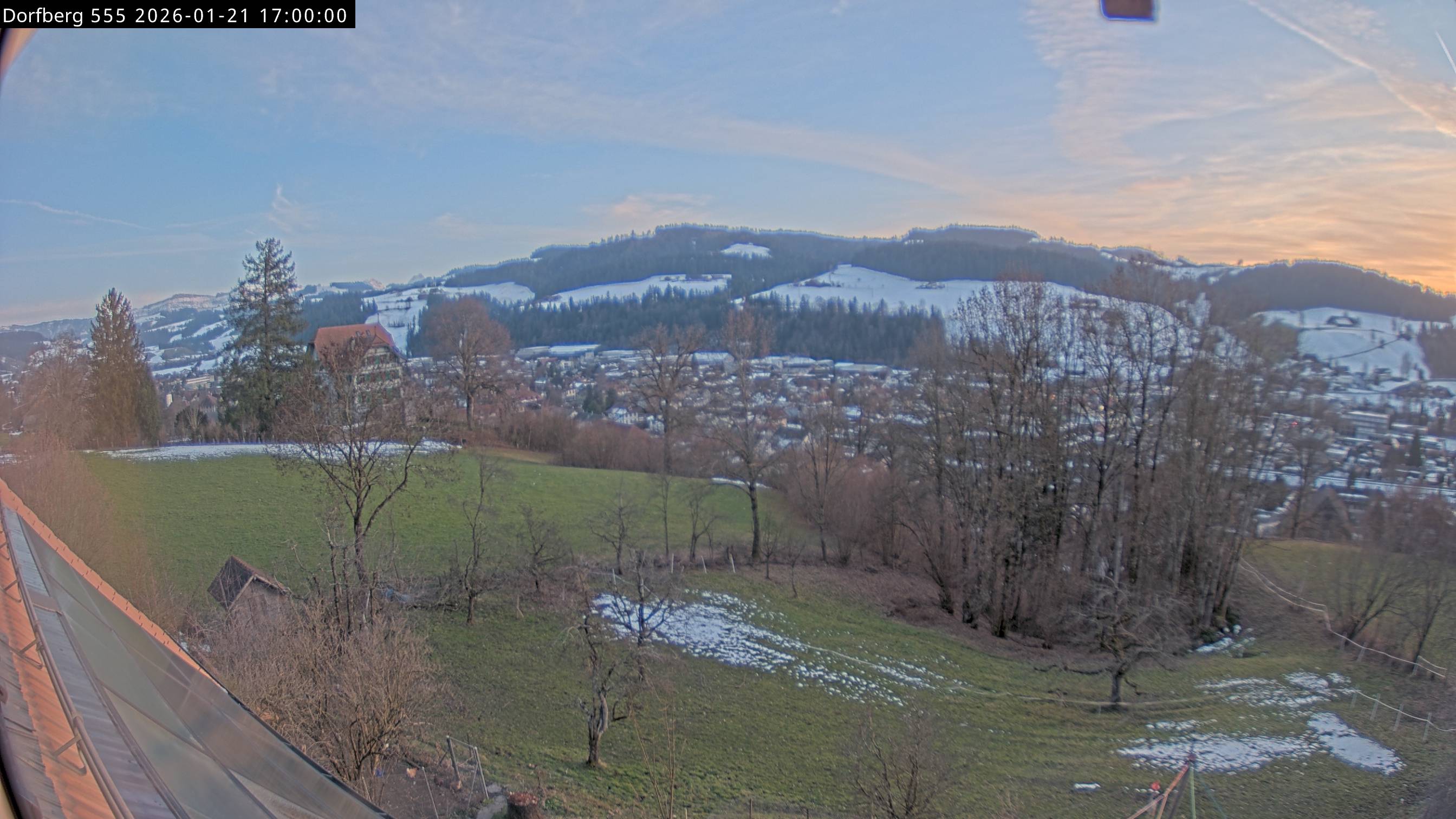 Webcam-Bild: Aussicht vom Dorfberg in Langnau 20260121-170000