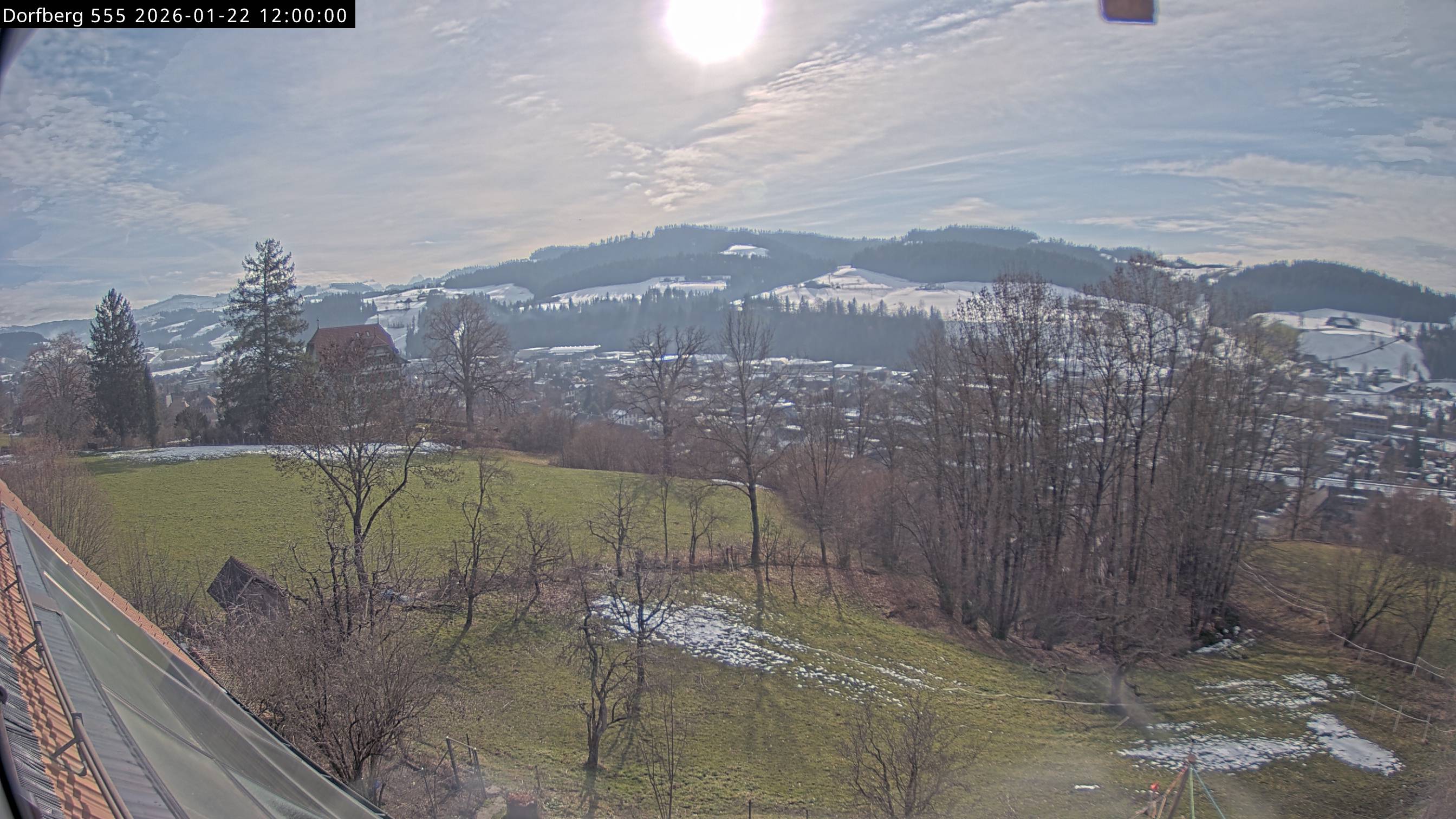 Webcam-Bild: Aussicht vom Dorfberg in Langnau 20260122-120000