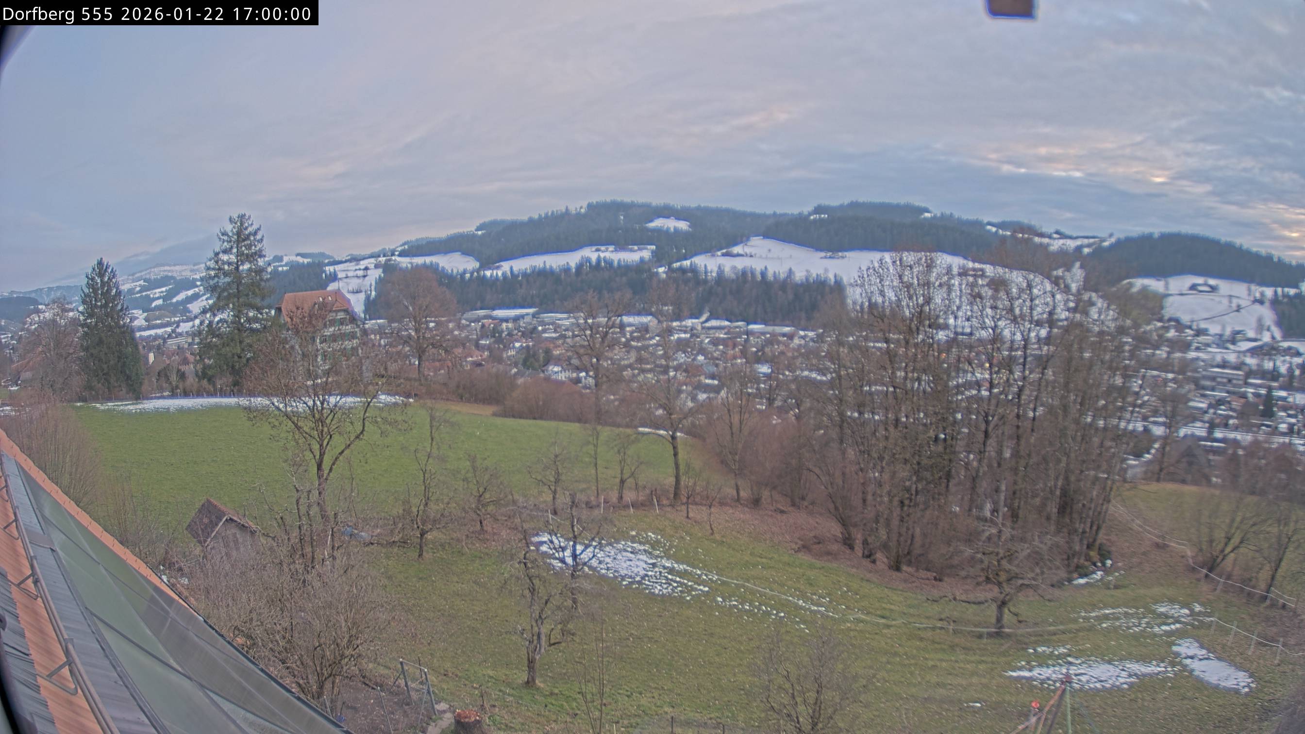 Webcam-Bild: Aussicht vom Dorfberg in Langnau 20260122-170000