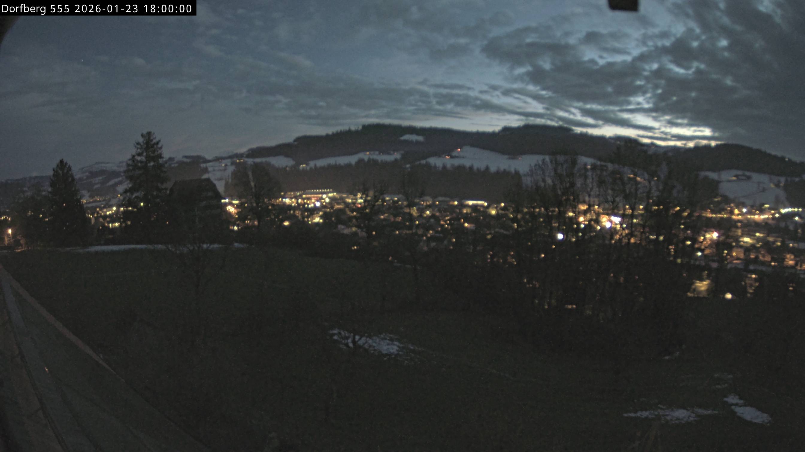Webcam-Bild: Aussicht vom Dorfberg in Langnau 20260123-180000