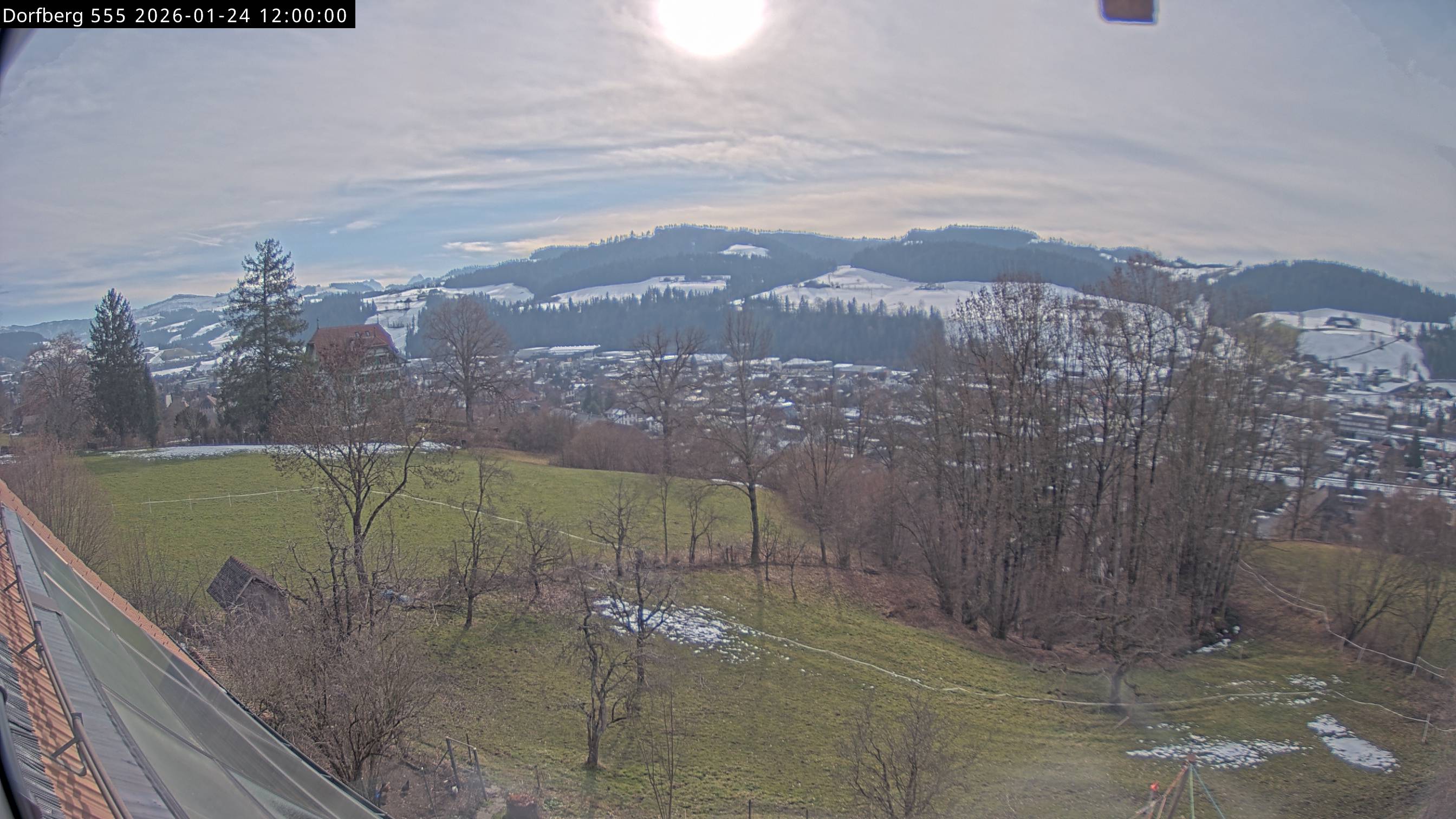 Webcam-Bild: Aussicht vom Dorfberg in Langnau 20260124-120000