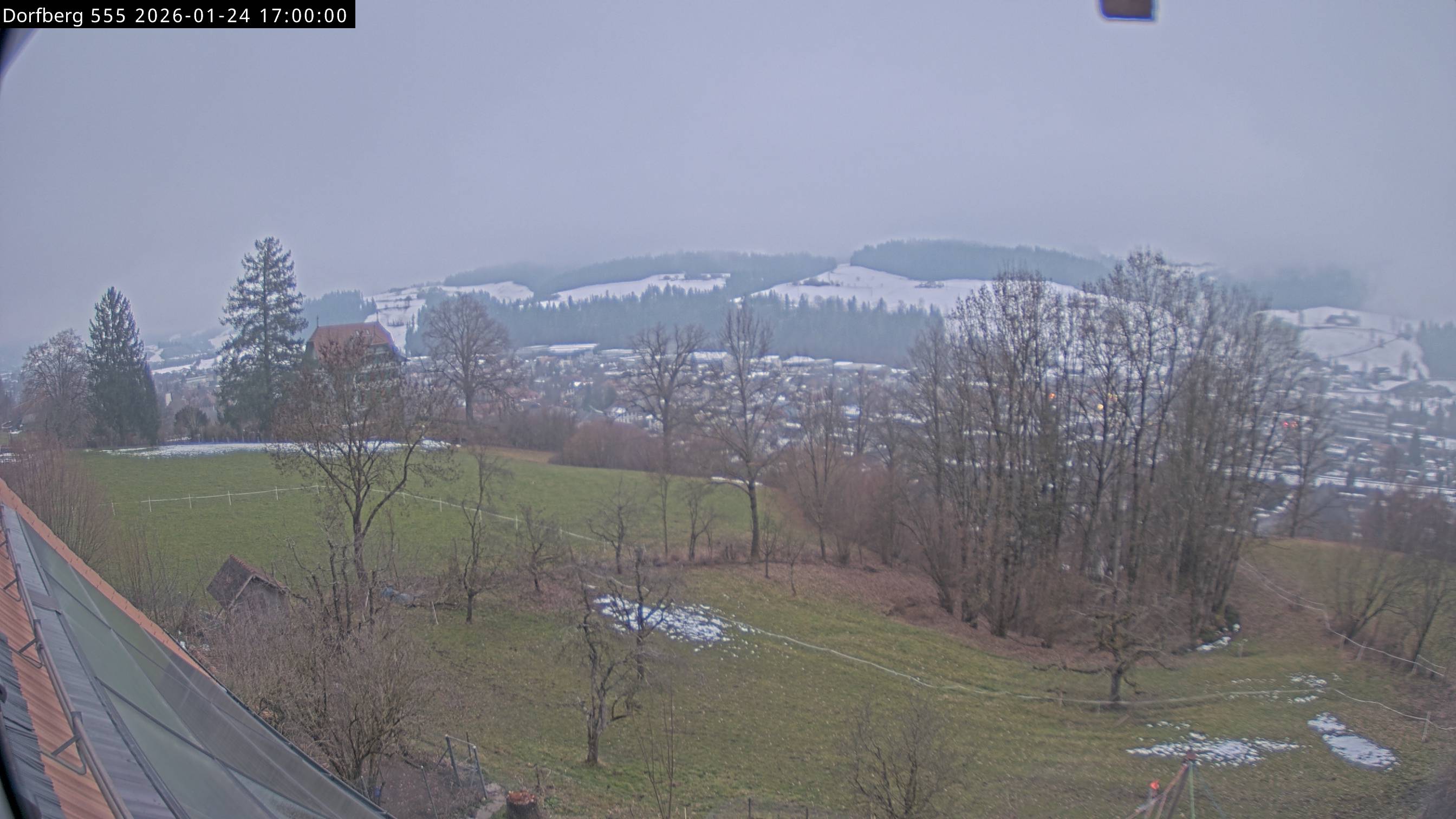 Webcam-Bild: Aussicht vom Dorfberg in Langnau 20260124-170000