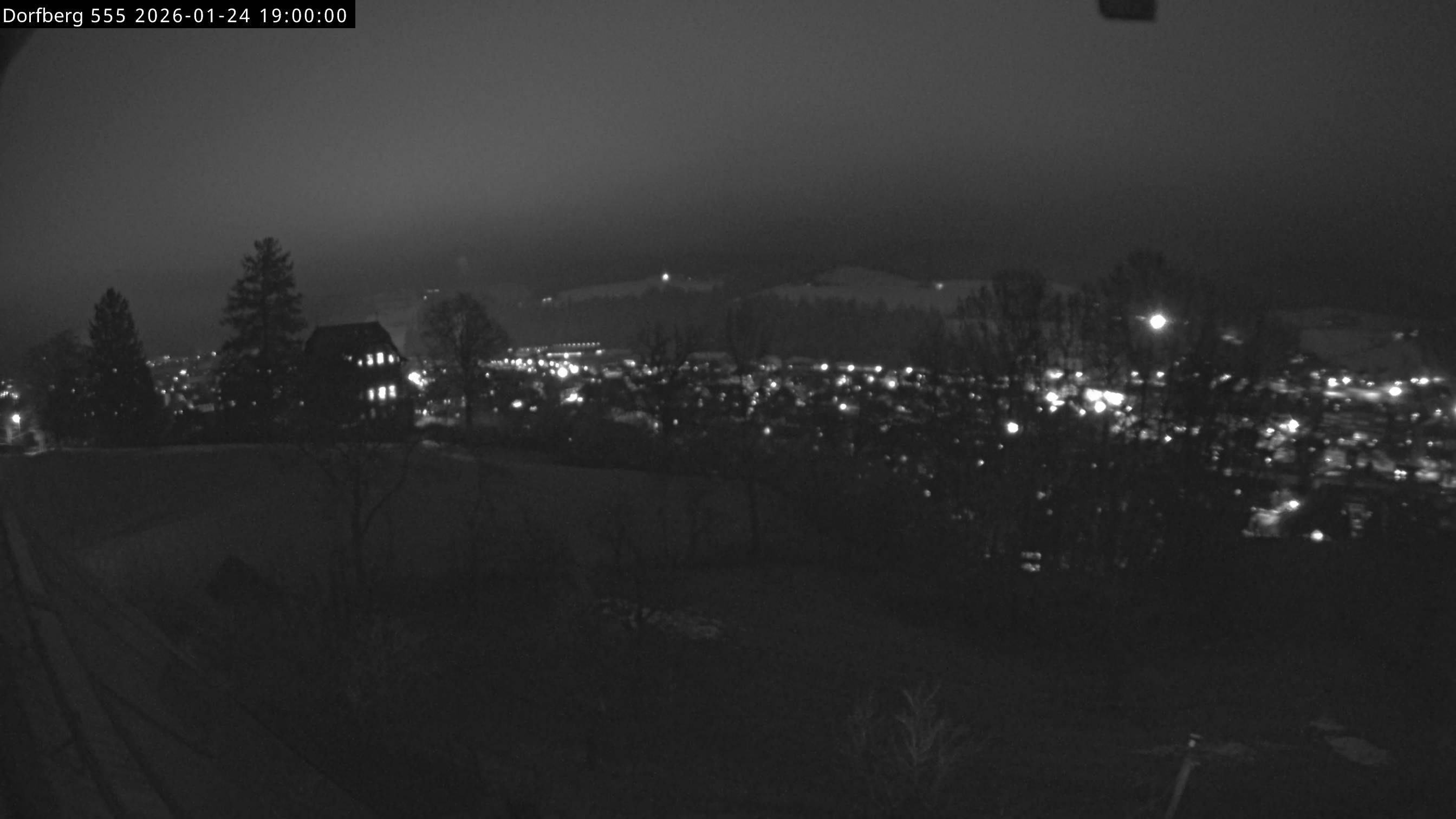 Webcam-Bild: Aussicht vom Dorfberg in Langnau 20260124-190000