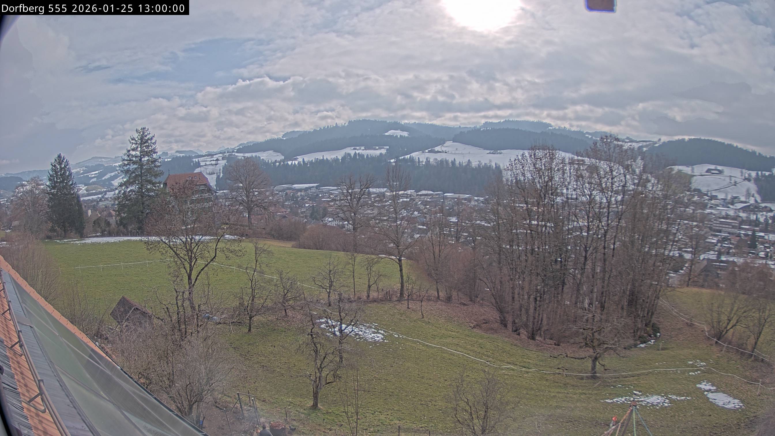 Webcam-Bild: Aussicht vom Dorfberg in Langnau 20260125-130000