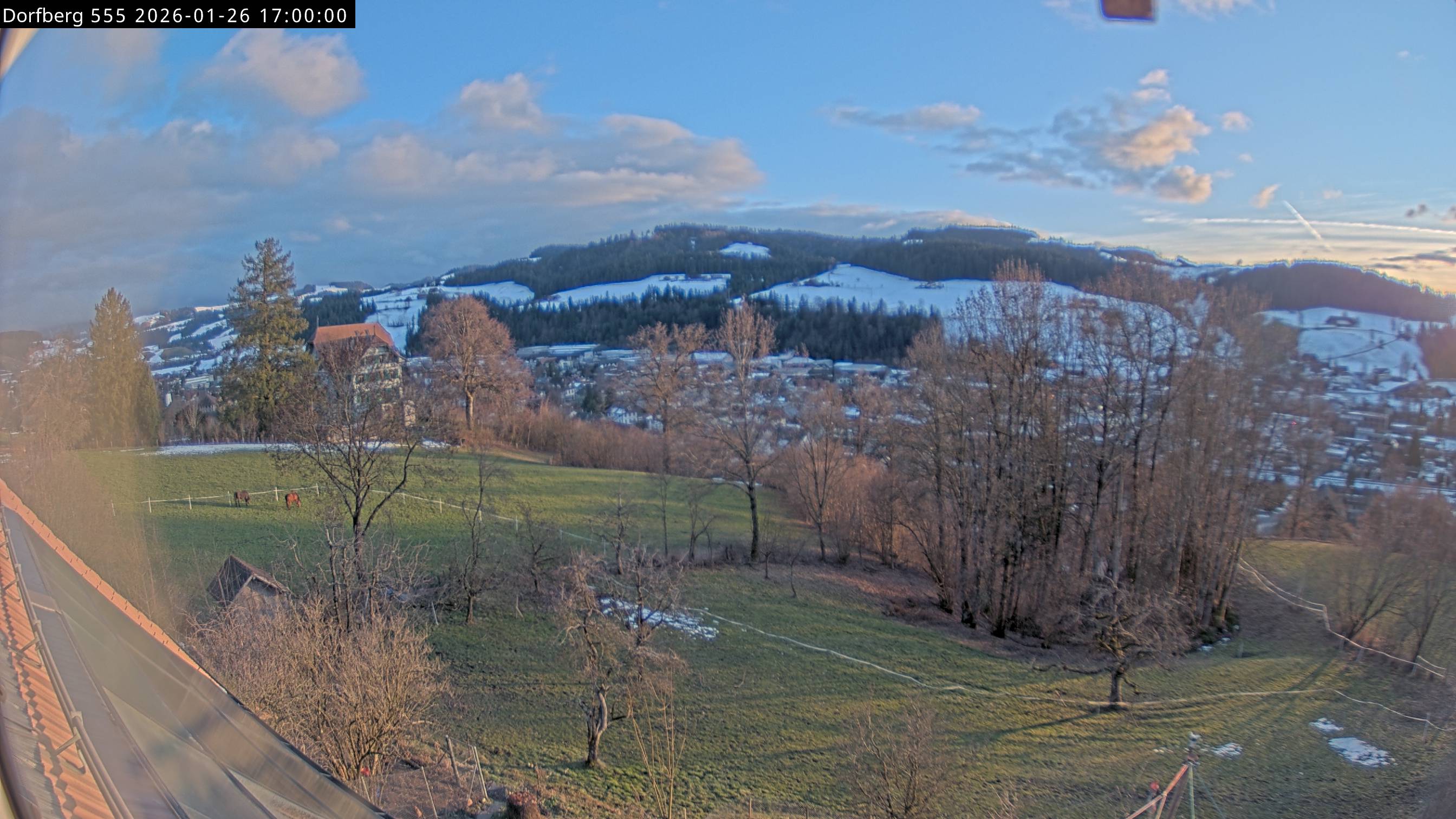 Webcam-Bild: Aussicht vom Dorfberg in Langnau 20260126-170000