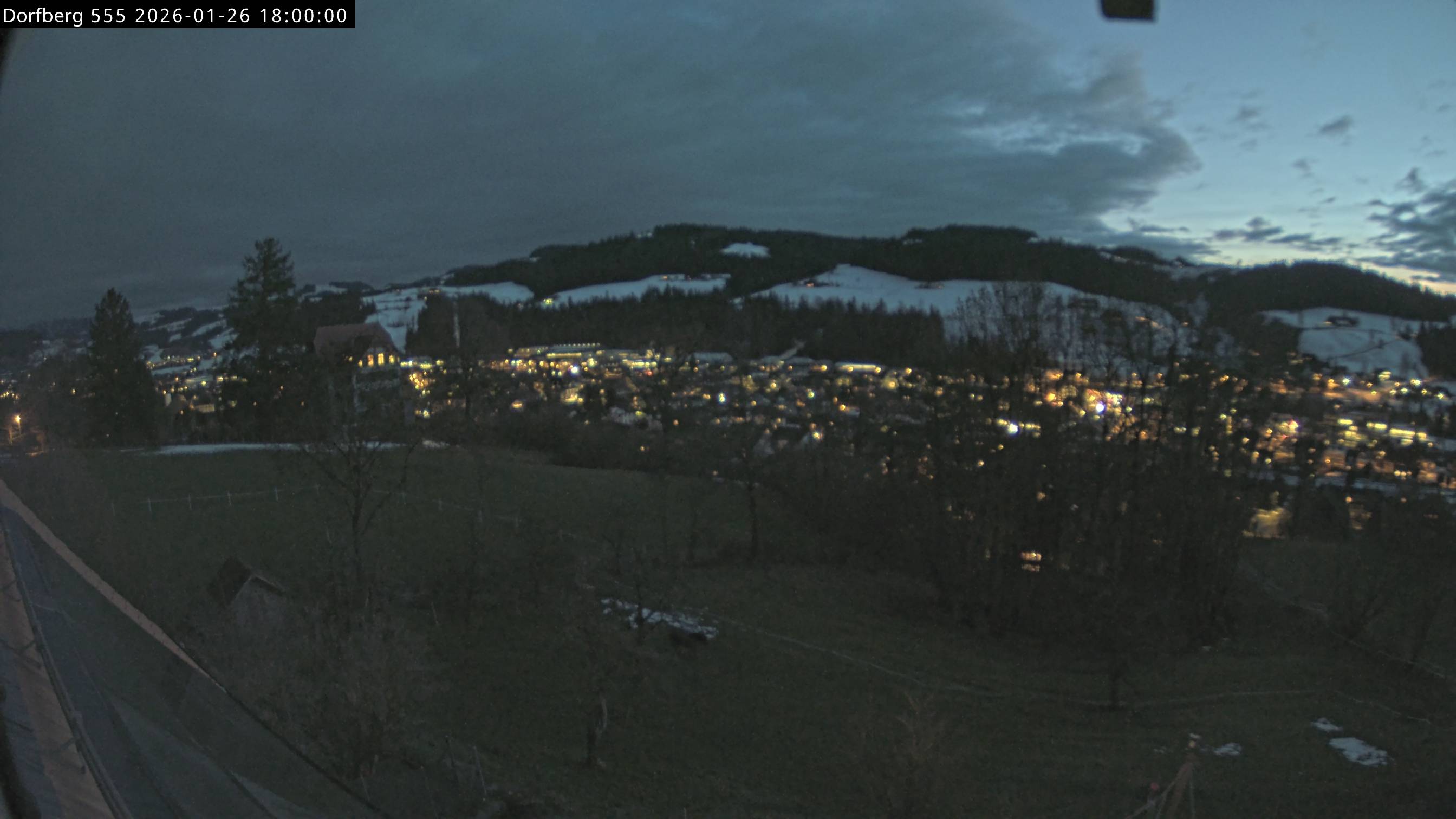 Webcam-Bild: Aussicht vom Dorfberg in Langnau 20260126-180000