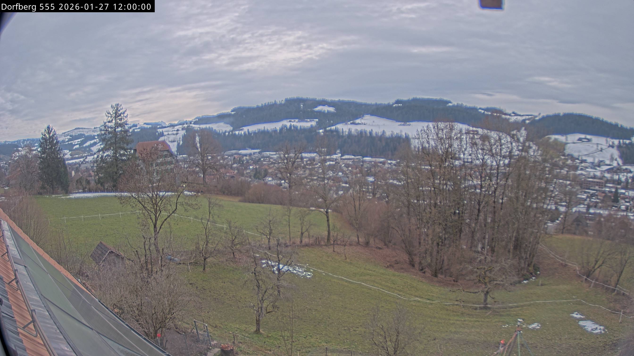 Webcam-Bild: Aussicht vom Dorfberg in Langnau 20260127-120000