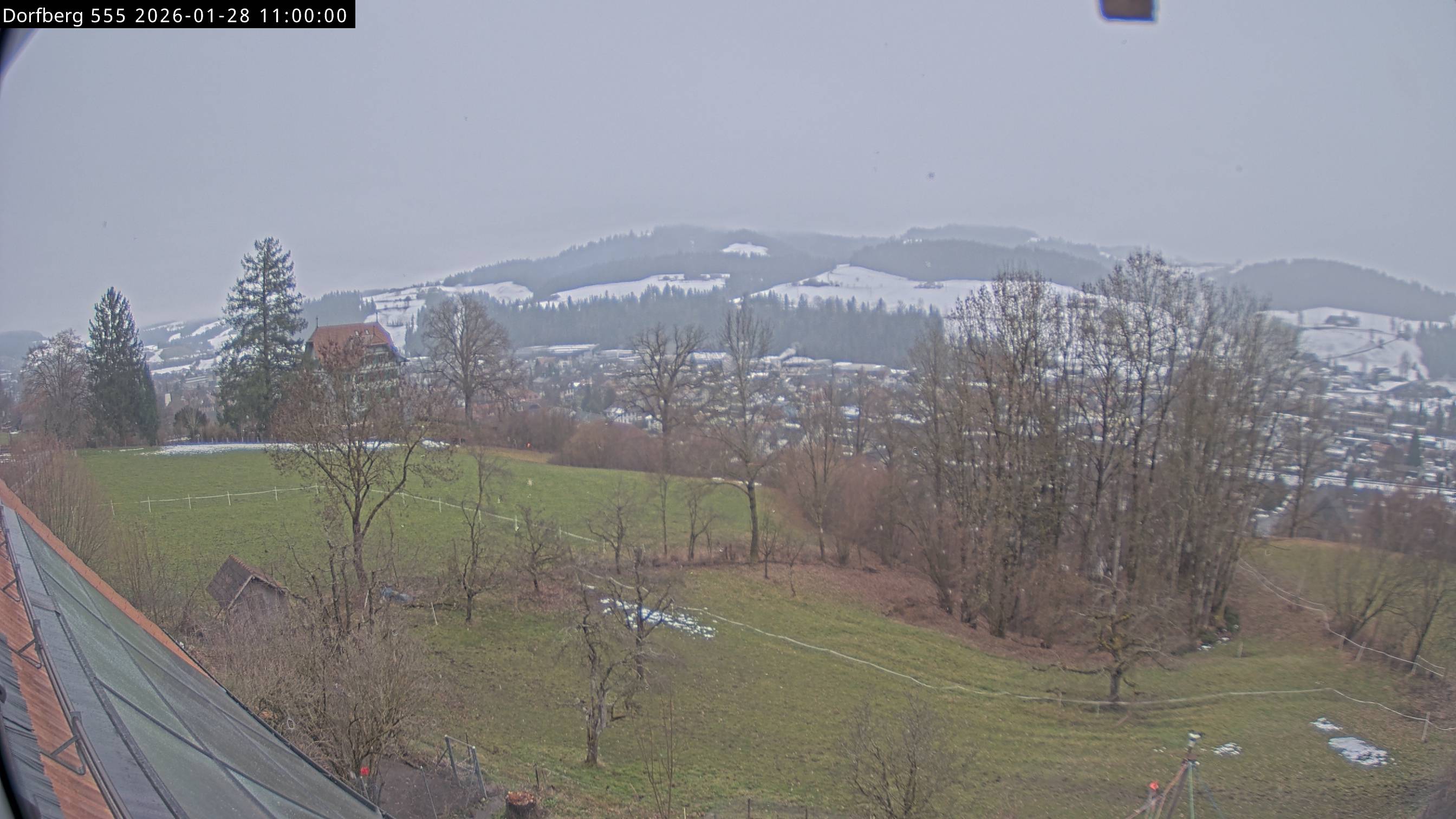 Webcam-Bild: Aussicht vom Dorfberg in Langnau 20260128-110000