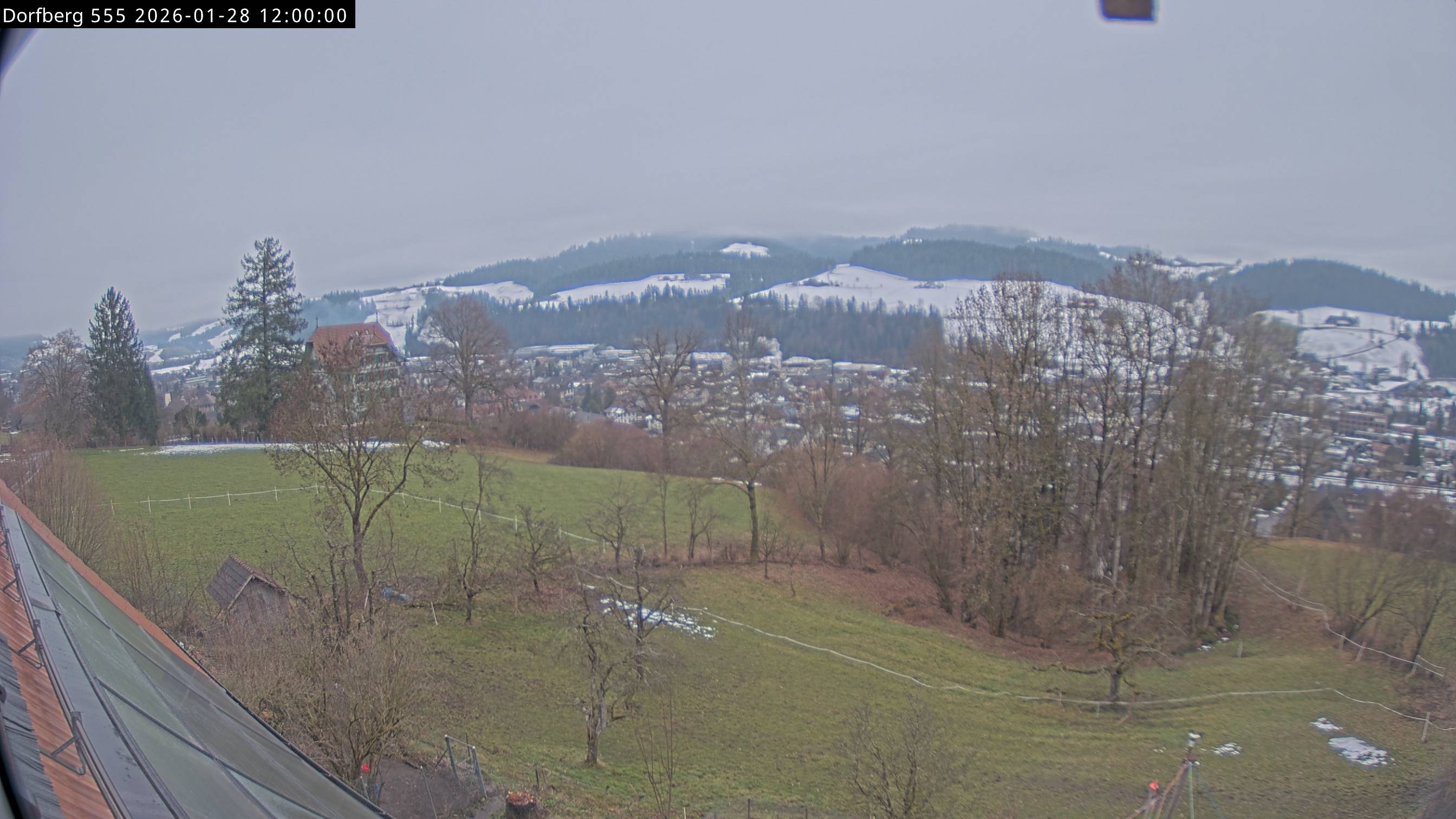 Webcam-Bild: Aussicht vom Dorfberg in Langnau 20260128-120000