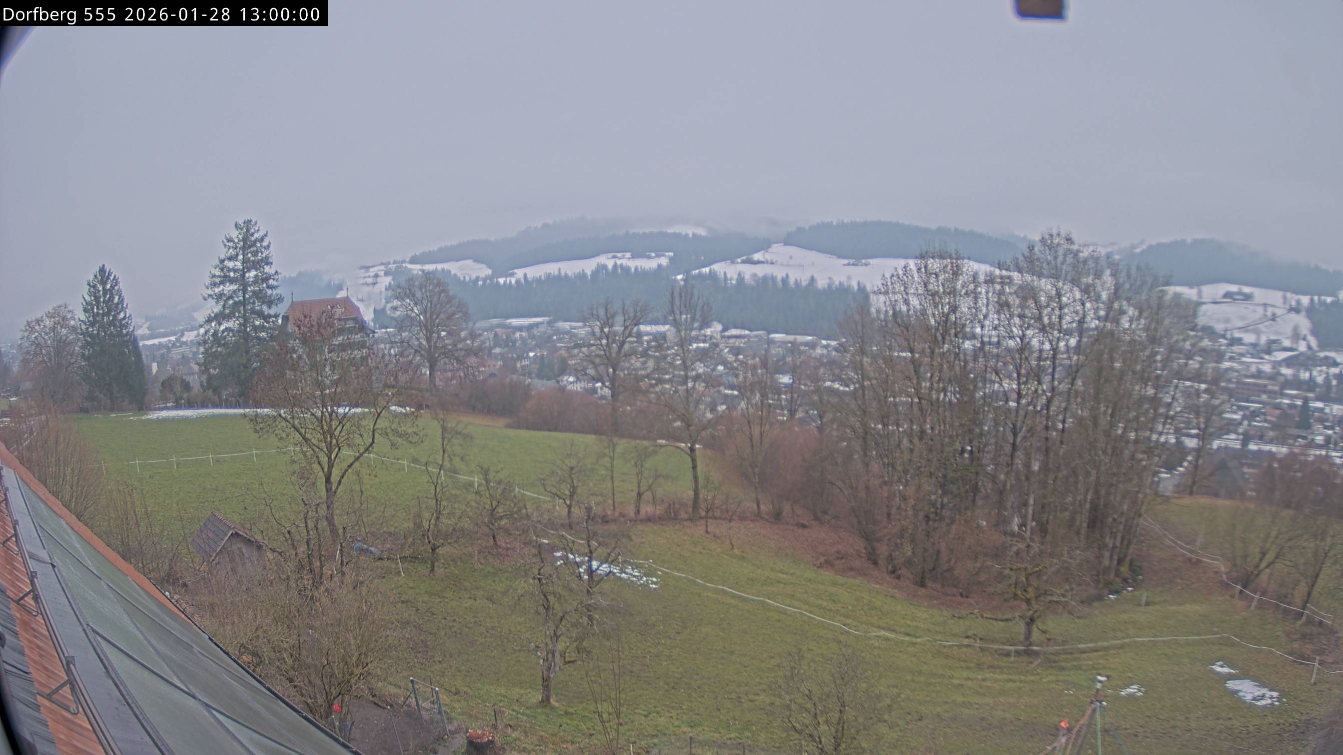 Webcam-Bild: Aussicht vom Dorfberg in Langnau 20260128-130000
