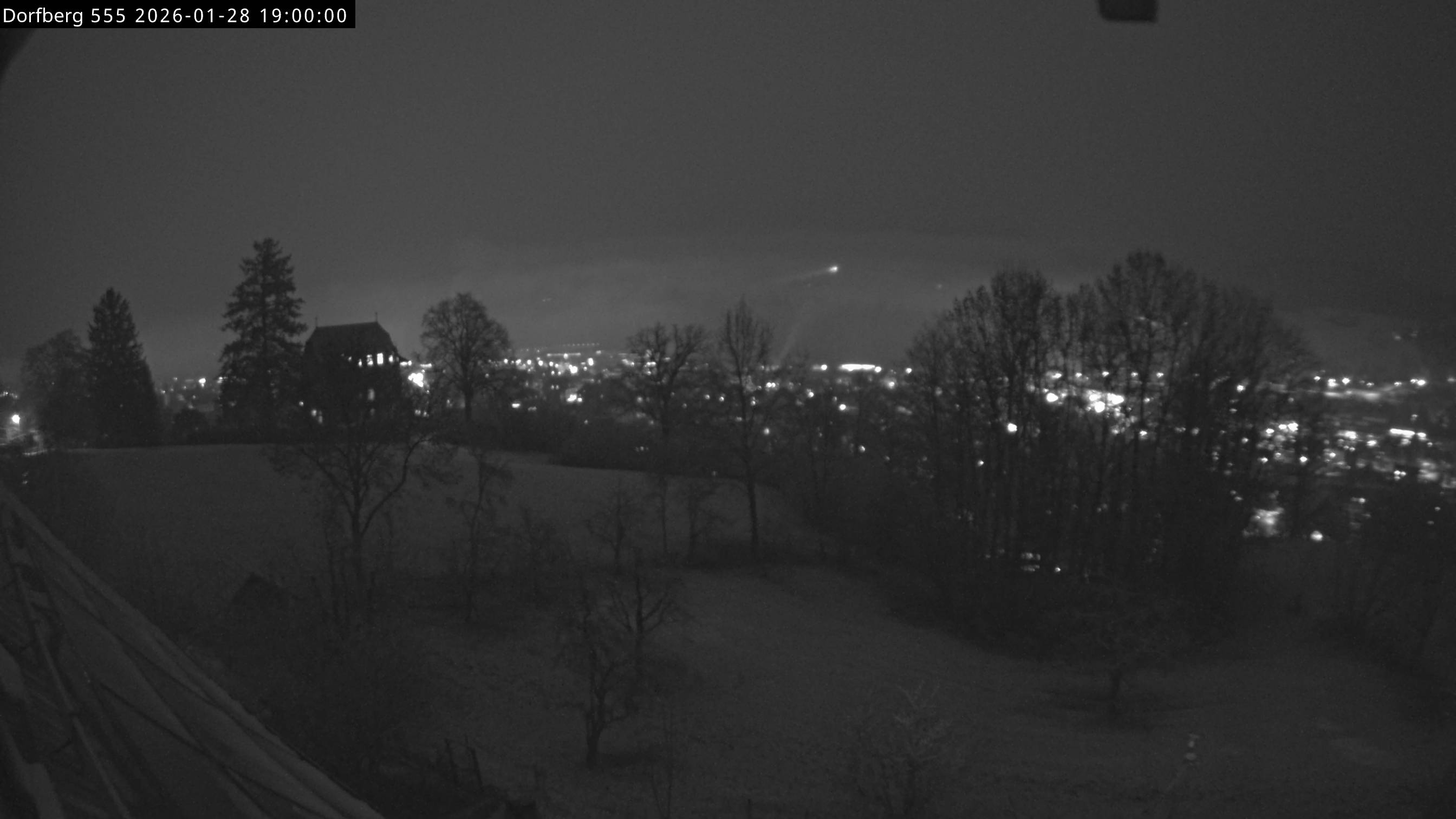 Webcam-Bild: Aussicht vom Dorfberg in Langnau 20260128-190000