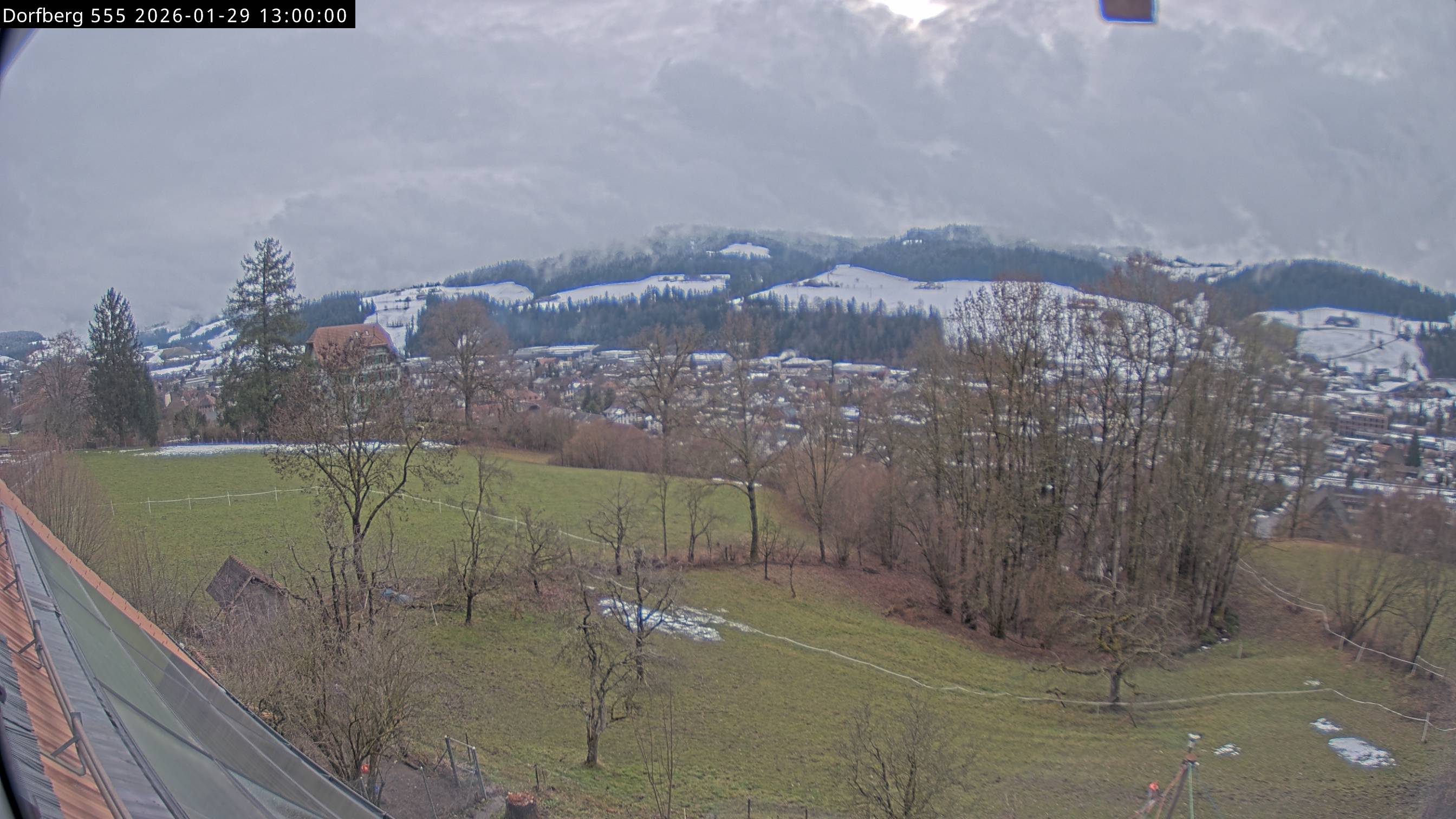 Webcam-Bild: Aussicht vom Dorfberg in Langnau 20260129-130000