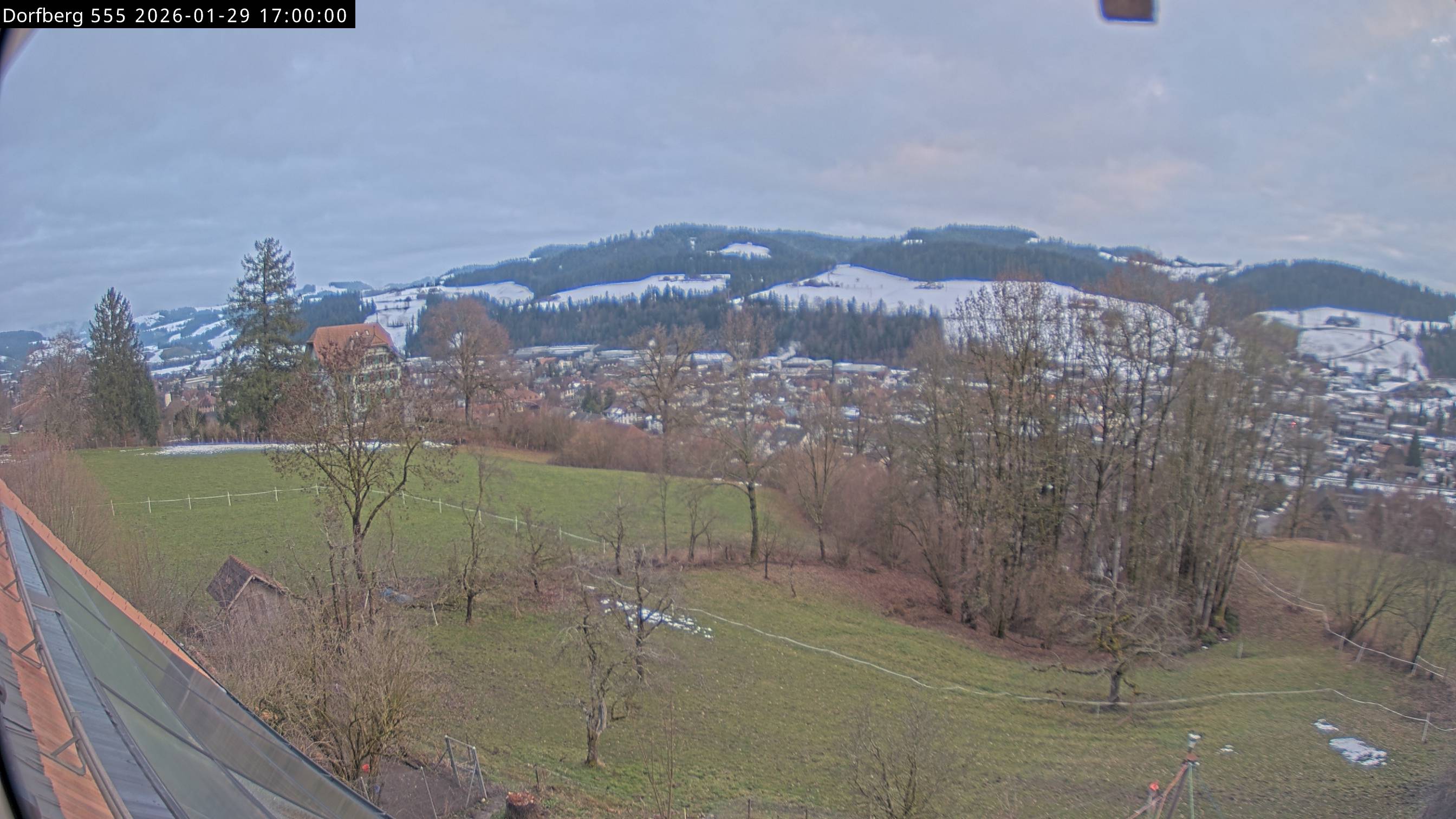 Webcam-Bild: Aussicht vom Dorfberg in Langnau 20260129-170000