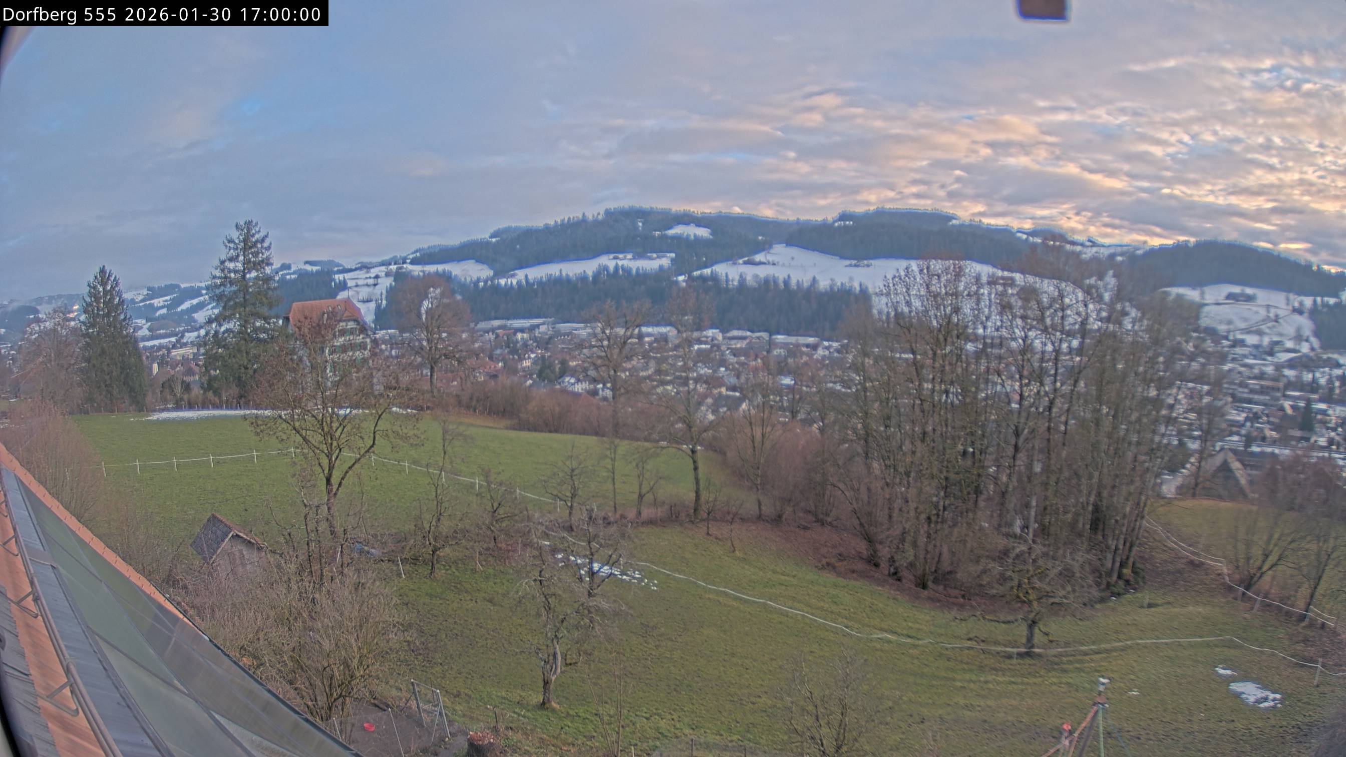 Webcam-Bild: Aussicht vom Dorfberg in Langnau 20260130-170000