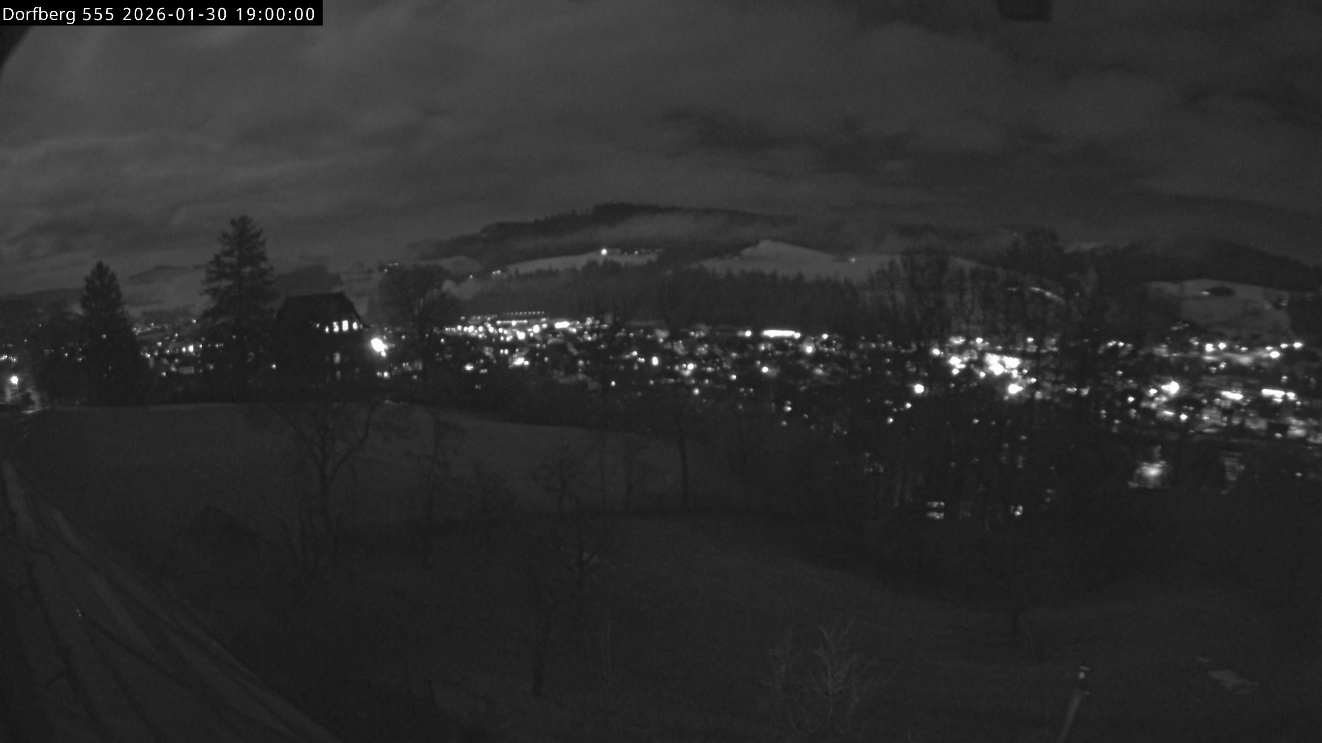 Webcam-Bild: Aussicht vom Dorfberg in Langnau 20260130-190000