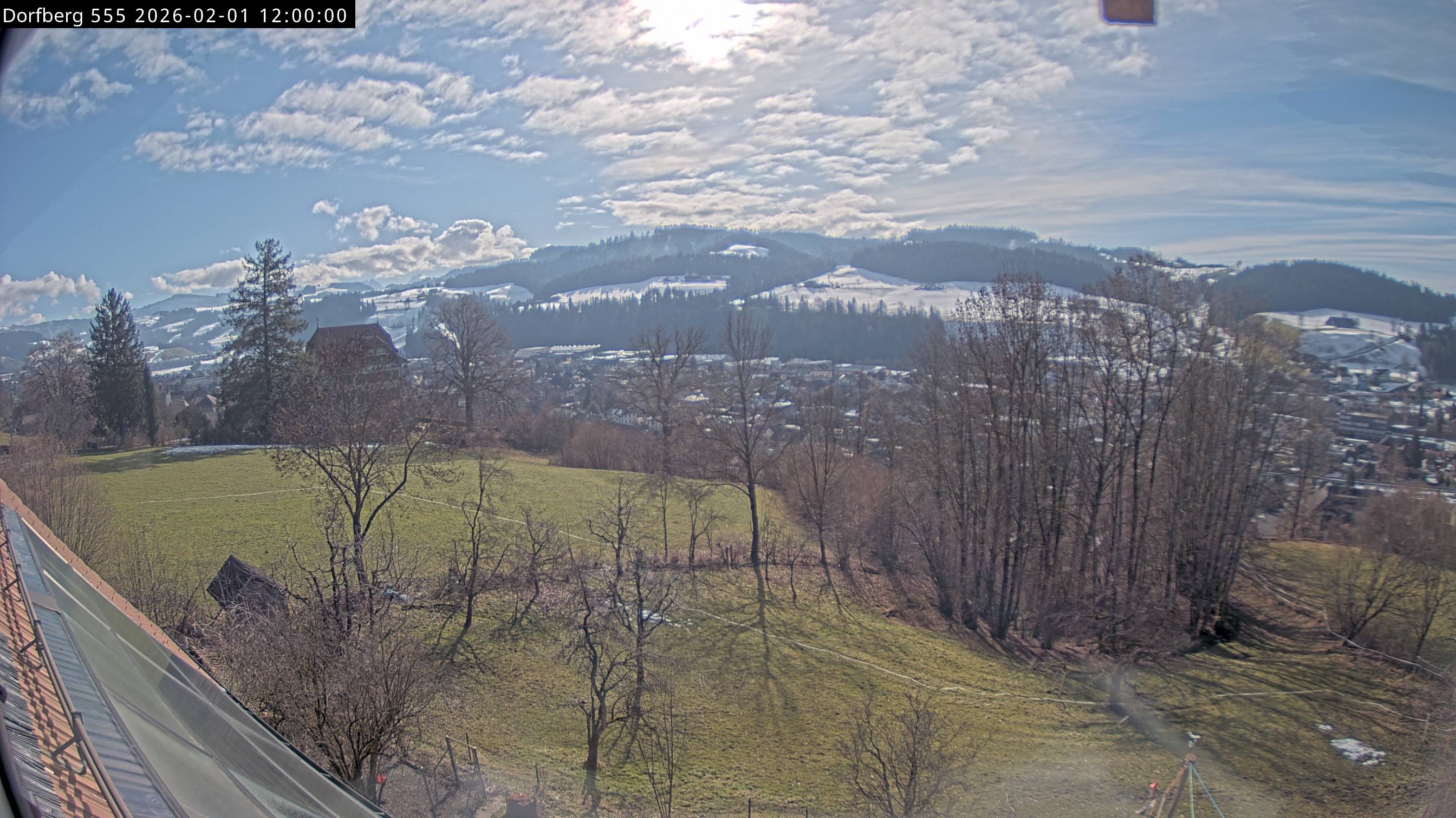 Webcam-Bild: Aussicht vom Dorfberg in Langnau 20260201-120000