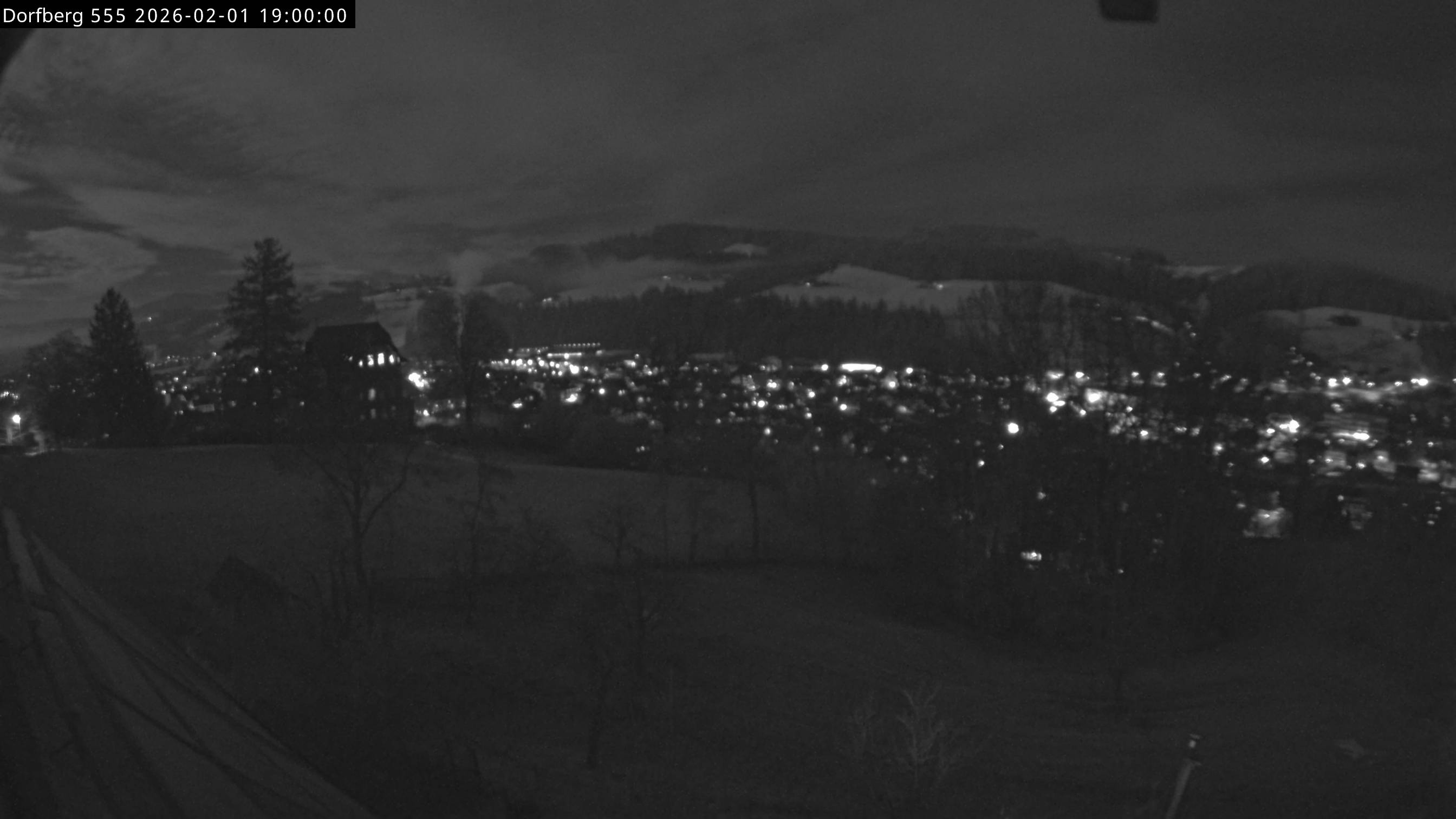 Webcam-Bild: Aussicht vom Dorfberg in Langnau 20260201-190000