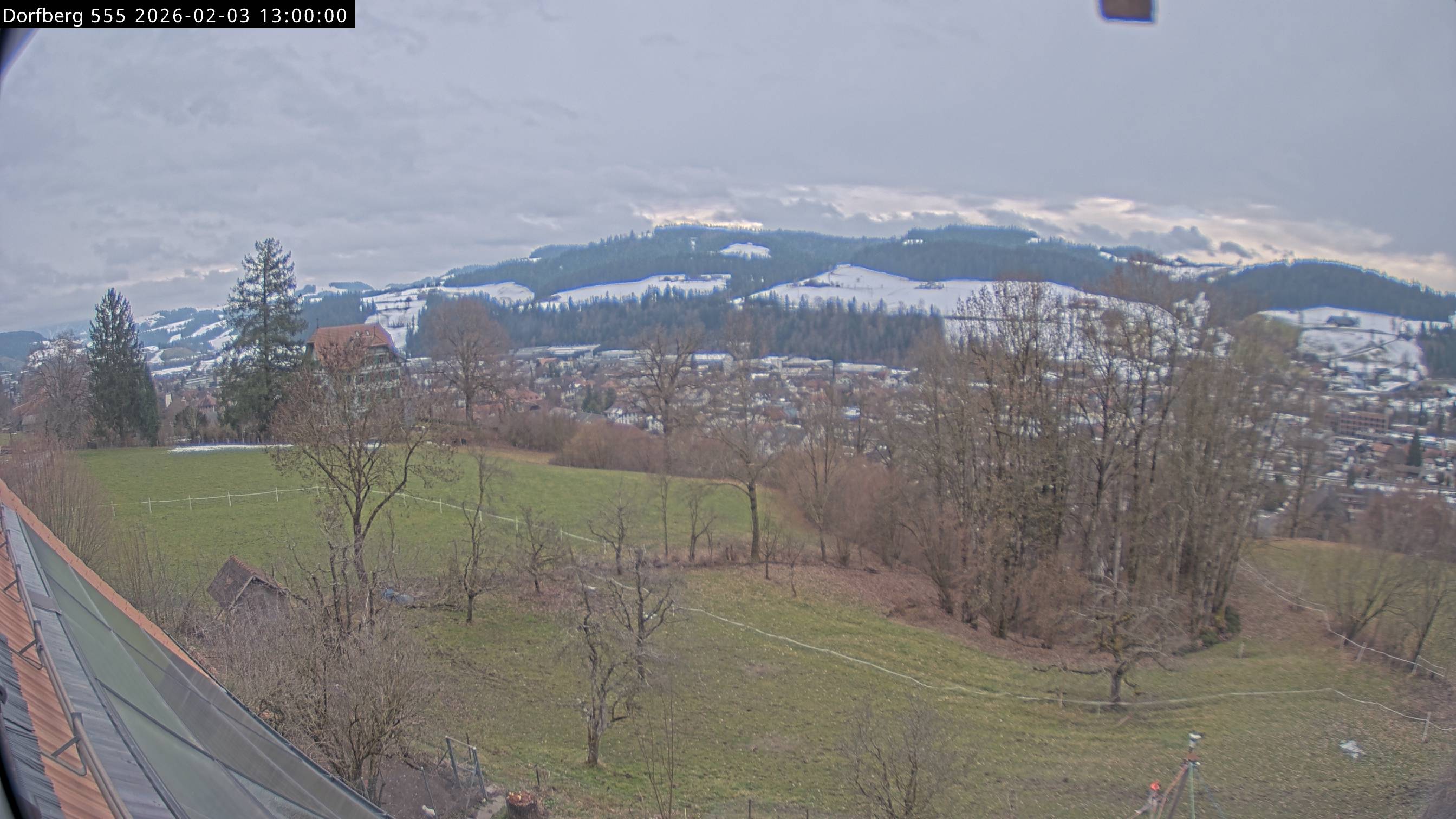 Webcam-Bild: Aussicht vom Dorfberg in Langnau 20260203-130000