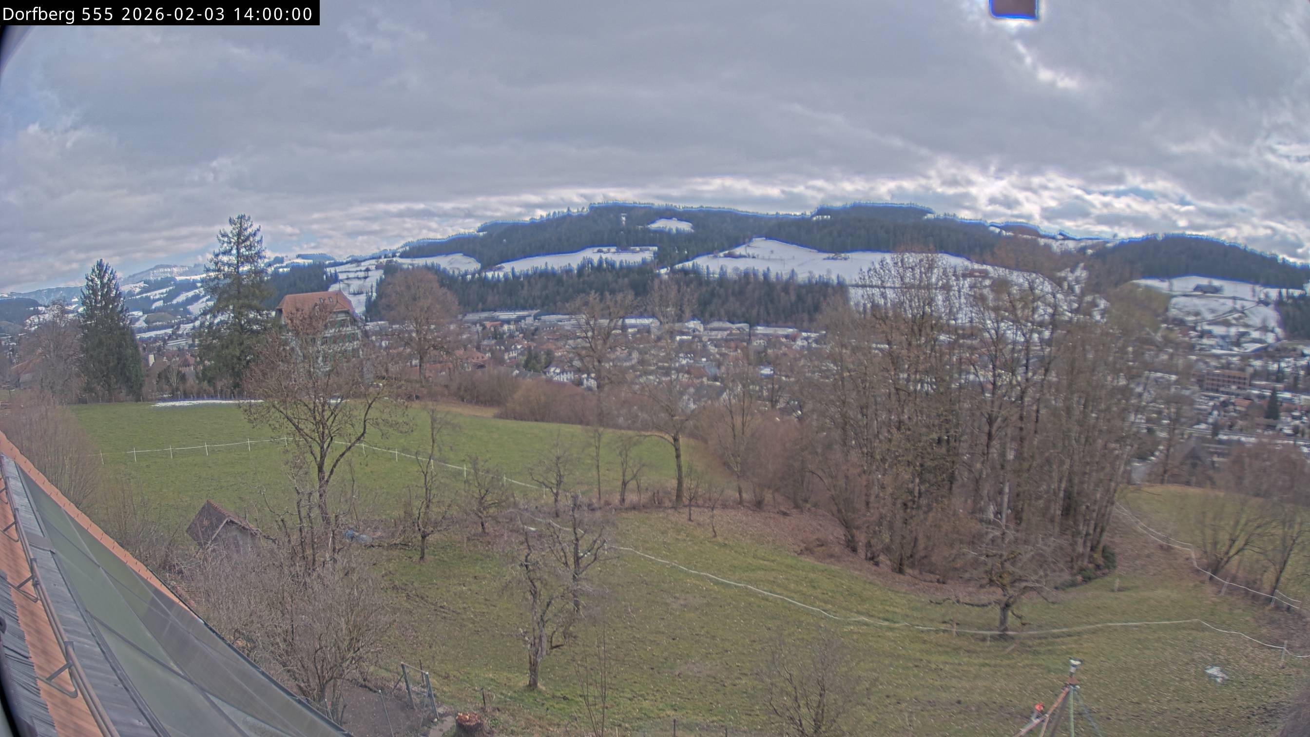 Webcam-Bild: Aussicht vom Dorfberg in Langnau 20260203-140000